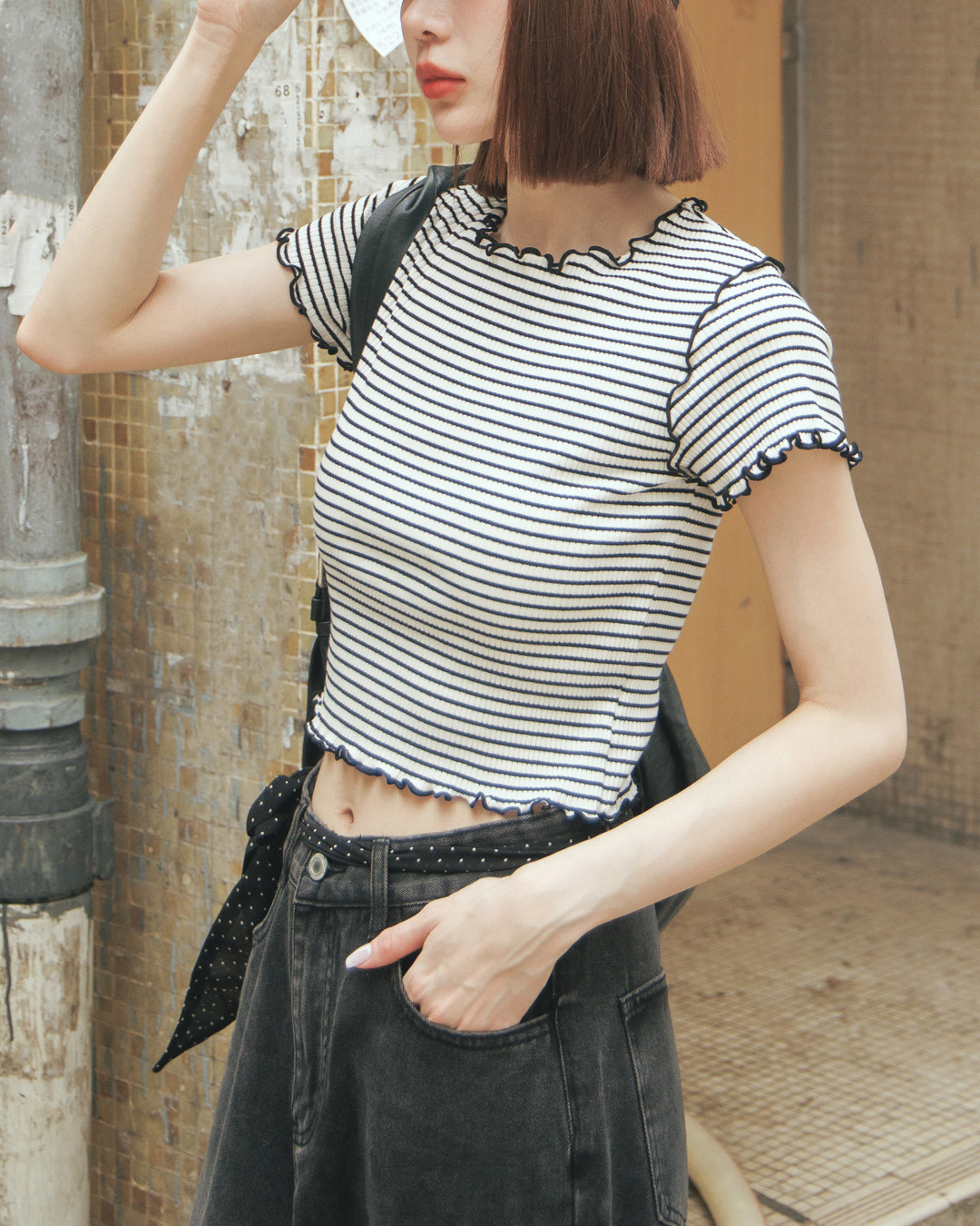 Color-blocked striped short-sleeved top with ruffled trim, available in four colors.【01099493】in stock+pre-order