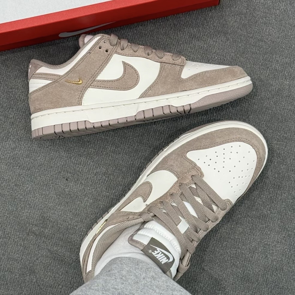 NIKE DUNK LOW 奶茶 卡其 小金勾 麂皮 休閒鞋 女款 IB4417-105