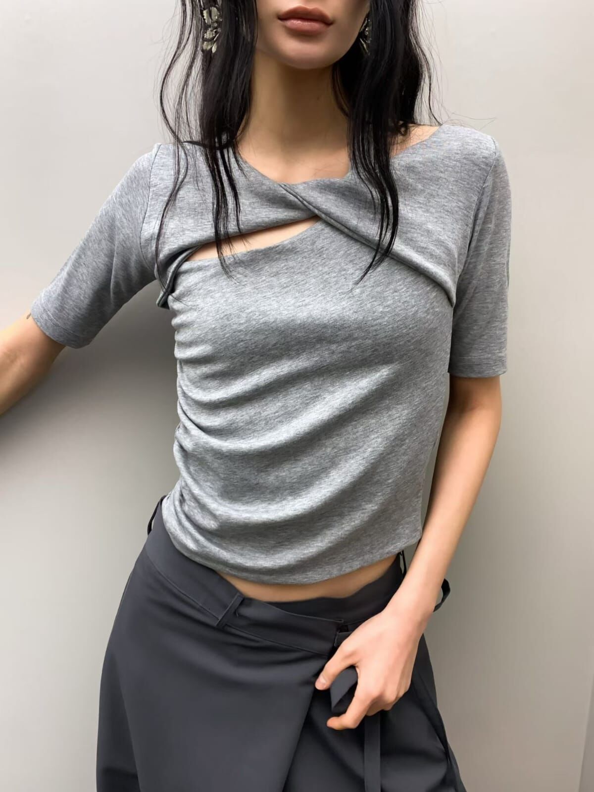 FD6205 小性感扭結領抓皺上衣