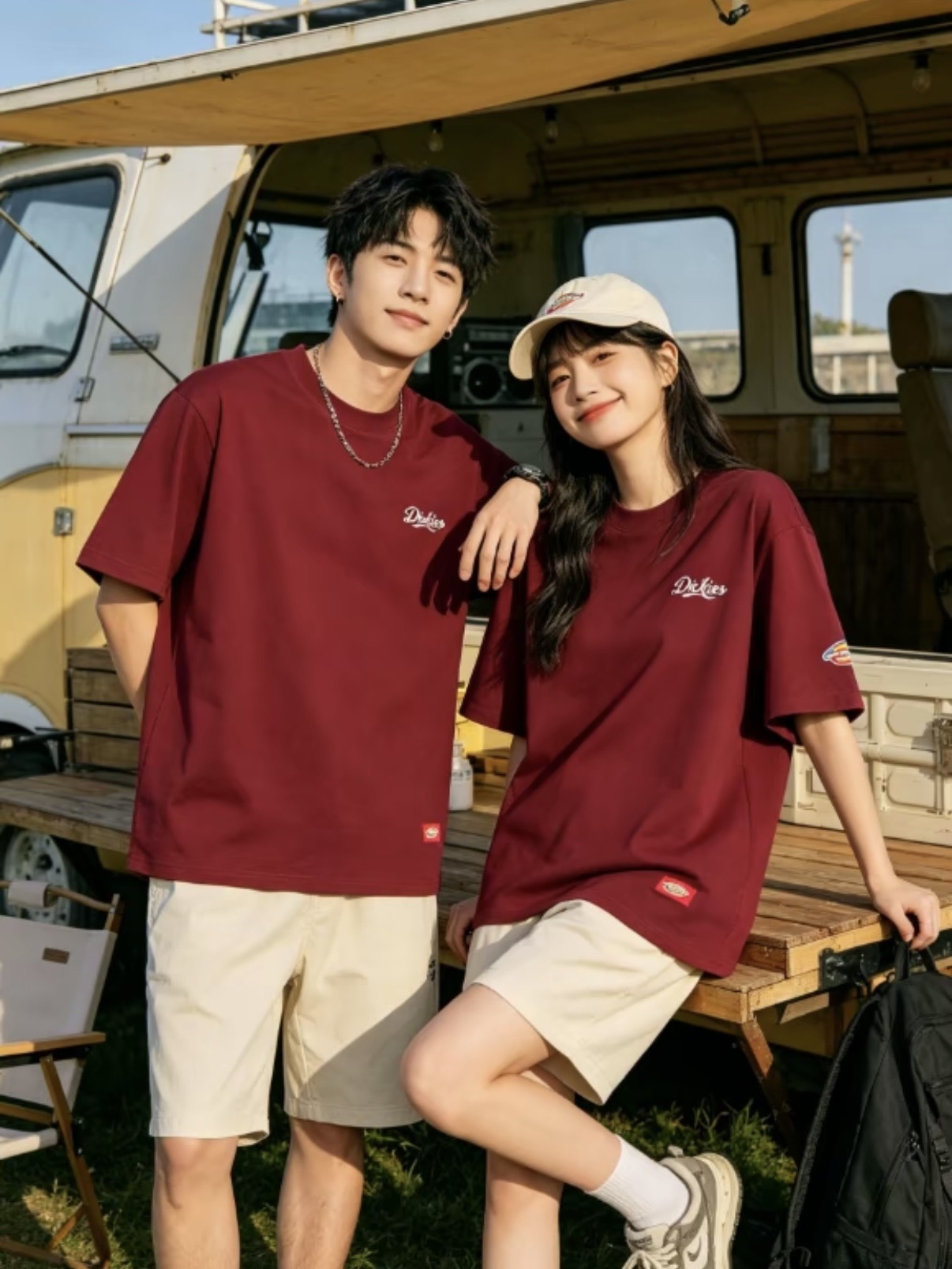 (預購) Dickies 刺繡草寫花朵字母短袖 短t 情侶款
