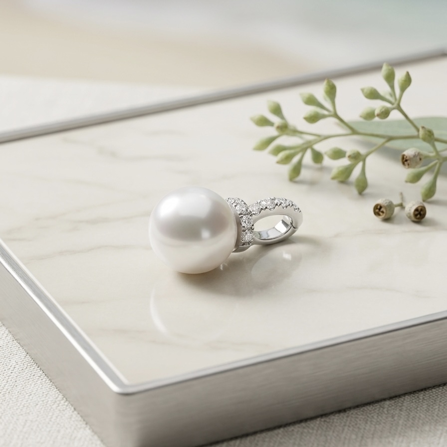 Top grade - 18K Gold Akoya Pearl Diamonds Pendant