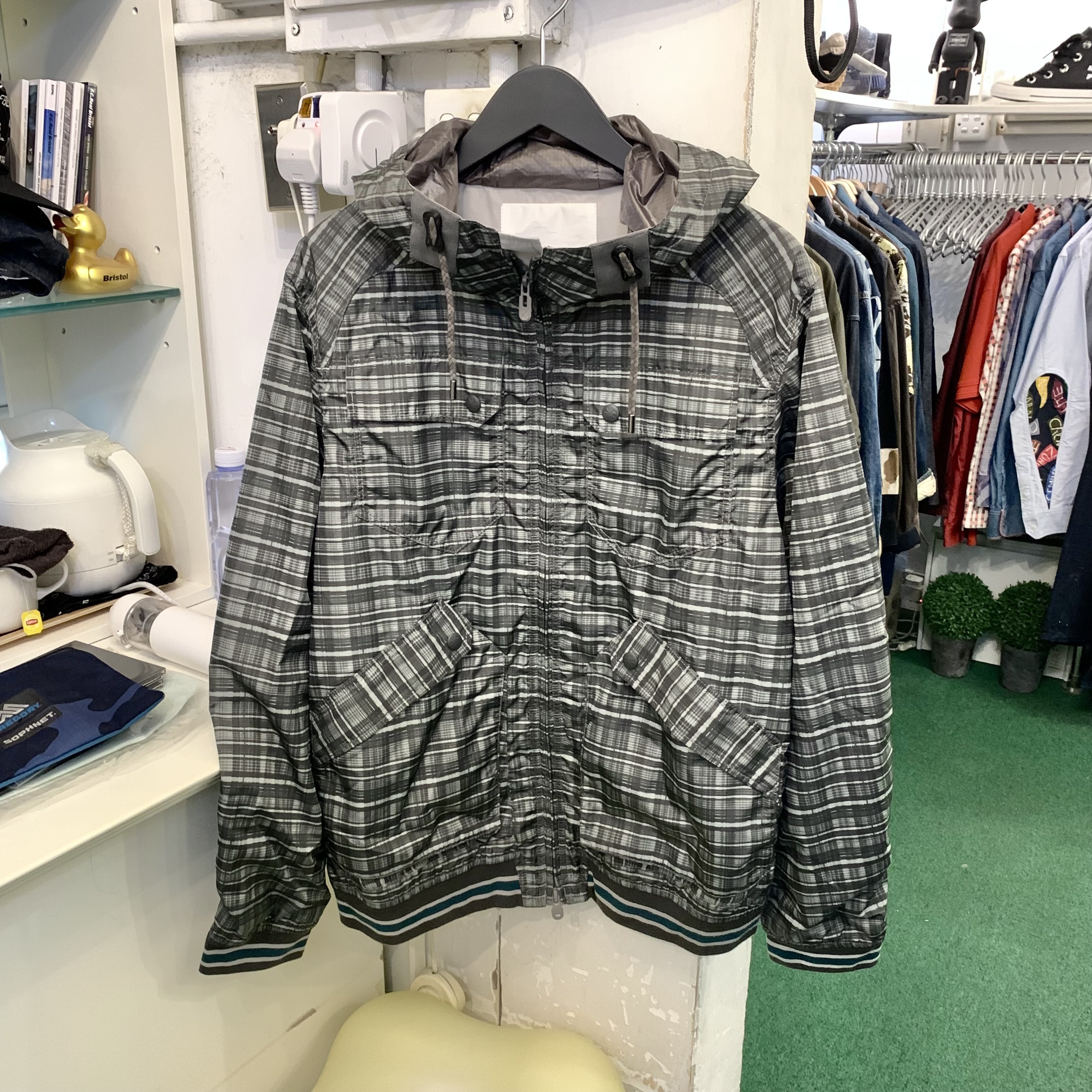 最後價格 LAST PRICE SALE : WHITE MOUNTAINEERING CHECK MOUNTAIN PARKA - GREY SIZE 3 IN STOCK NOW (現貨發售中)