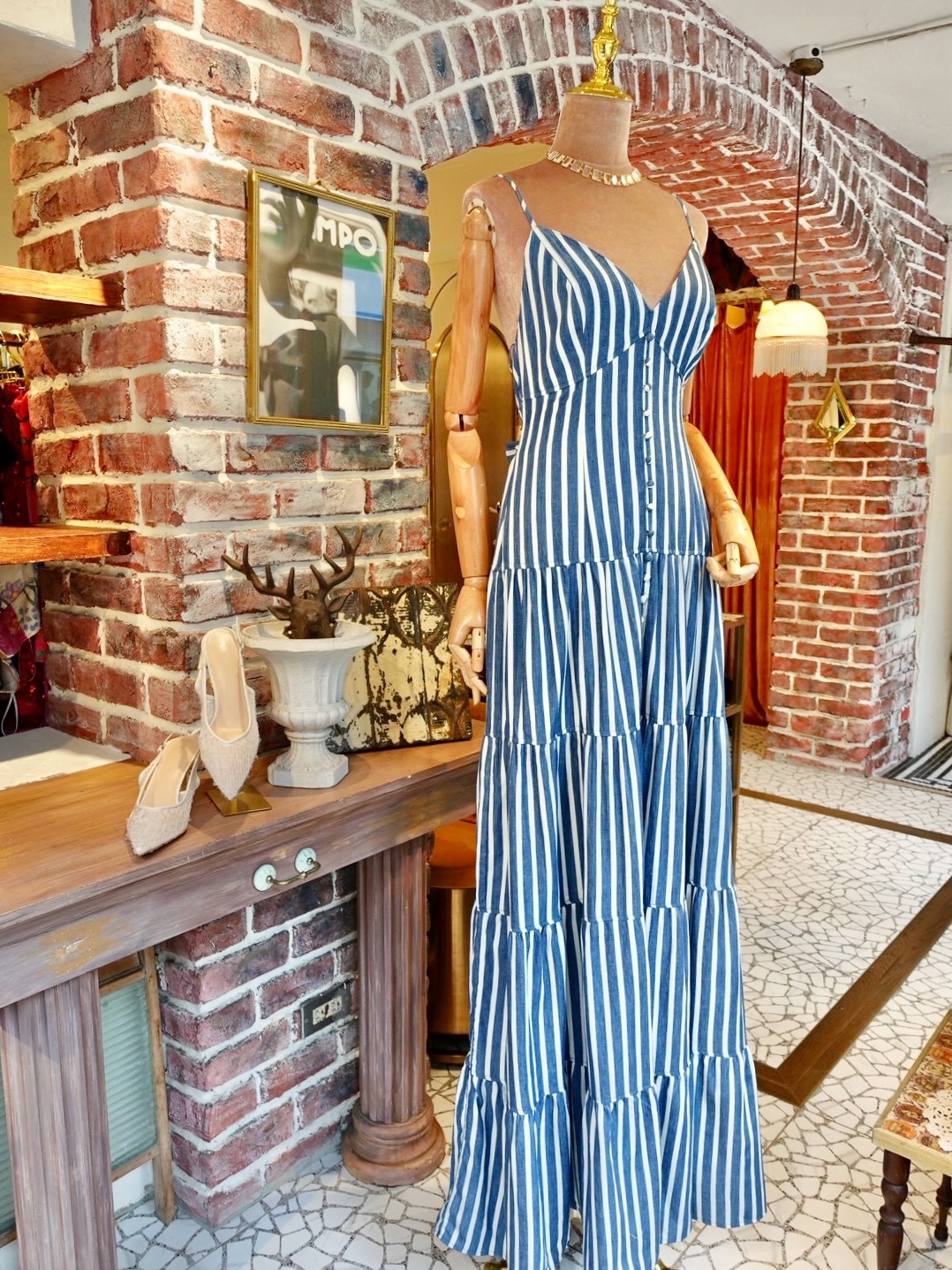 Lux Vacation 條紋深V領圈圈環飾綁帶 Maxi Dress