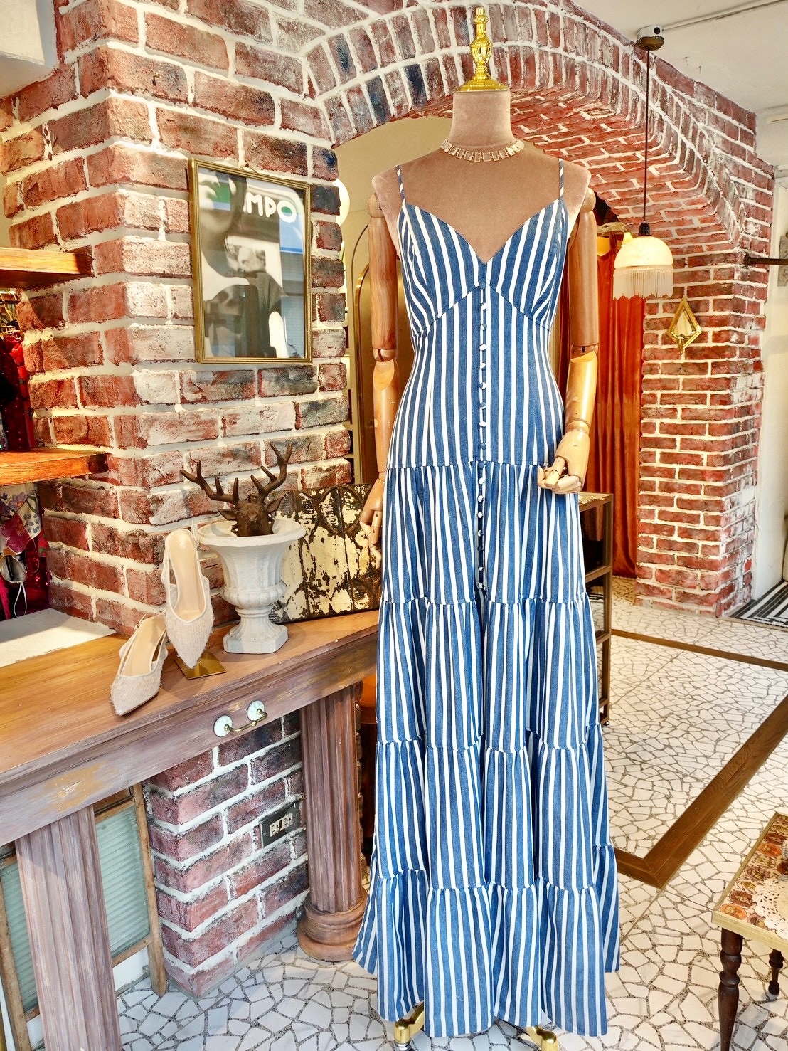 Lux Vacation 條紋深V領圈圈環飾綁帶 Maxi Dress