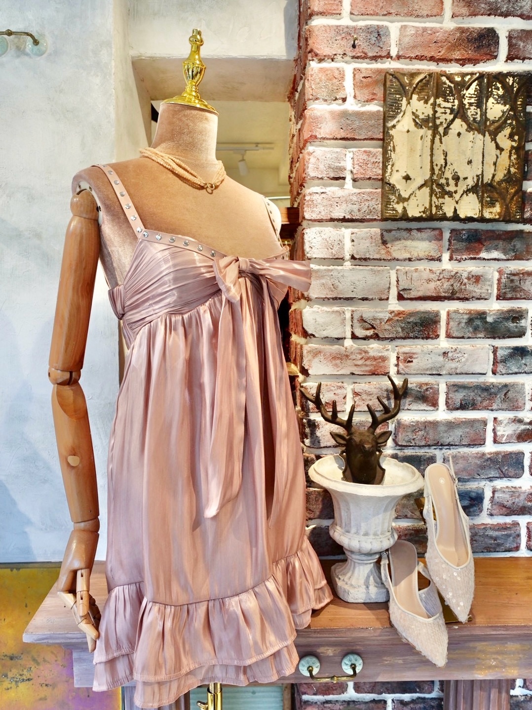 Mauve粉紅色金屬絲光V領卯釘蝴蝶結 Dress