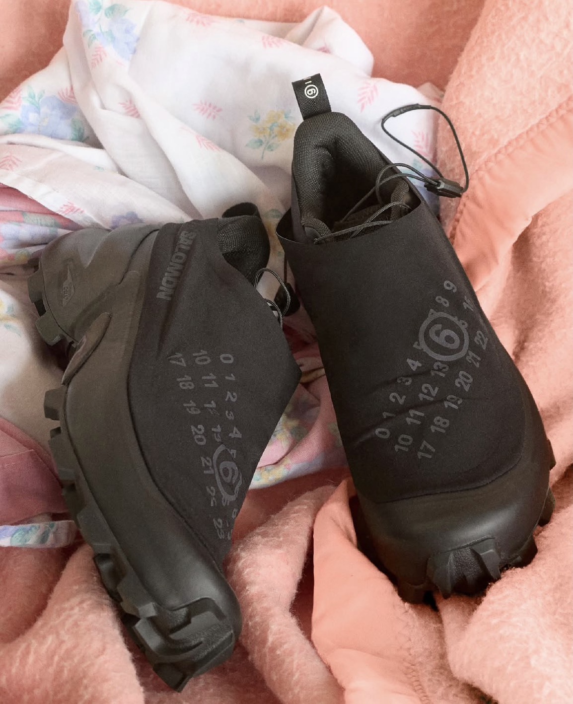 【Focus Store】預購 MM6 Maison Margiela x Salomon Cross Dust  "Black" 黑 L49186400