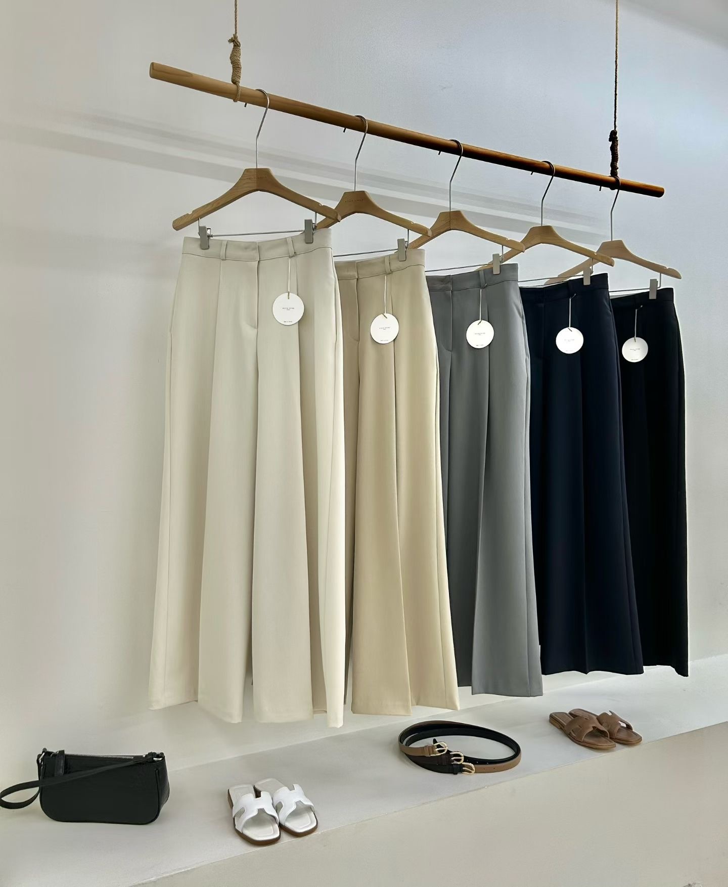 WW2614 Classic Cut Pants