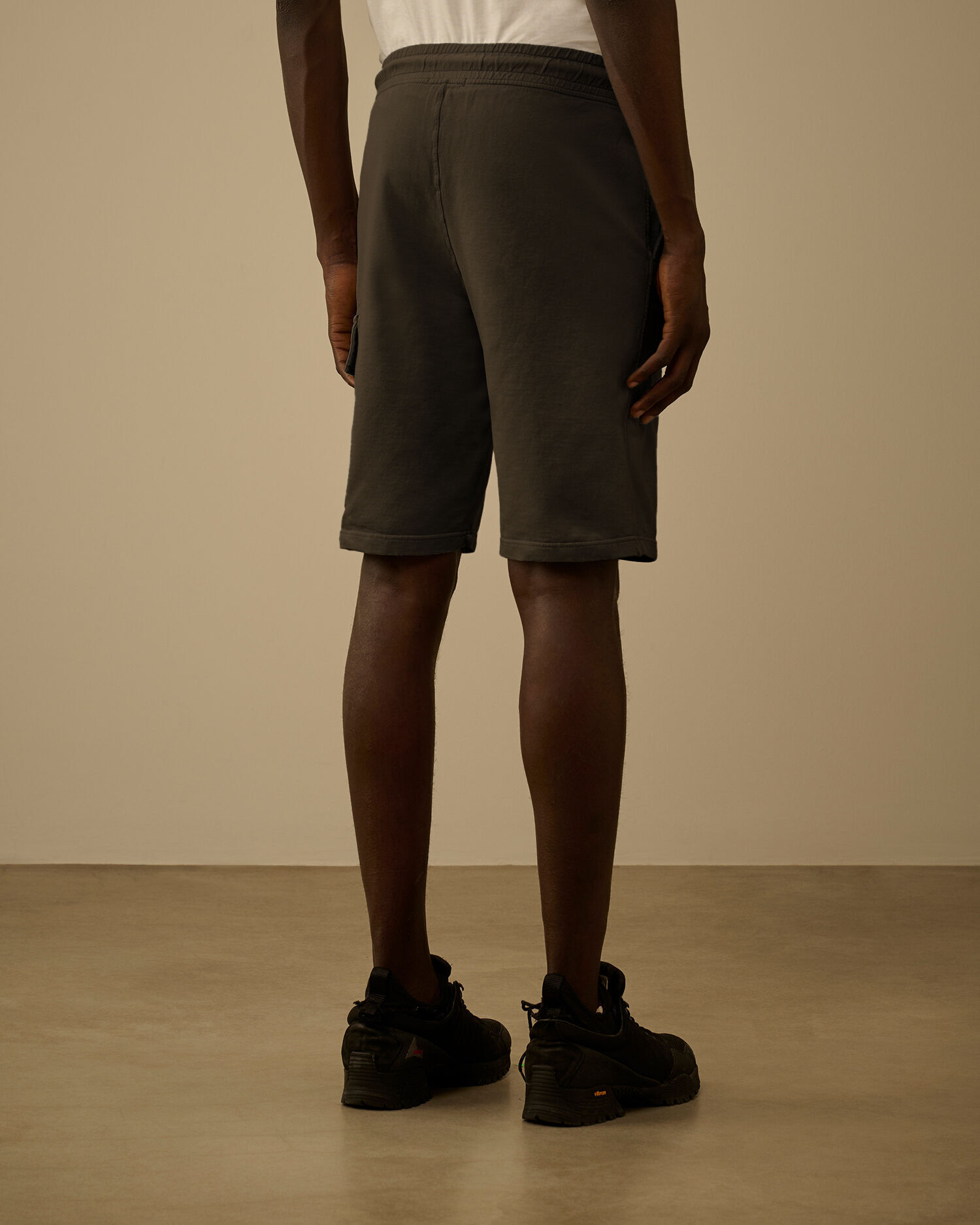 【代購】CP COMPANY 輕量刷毛鏡片工裝短褲 Cargo Sweatshorts