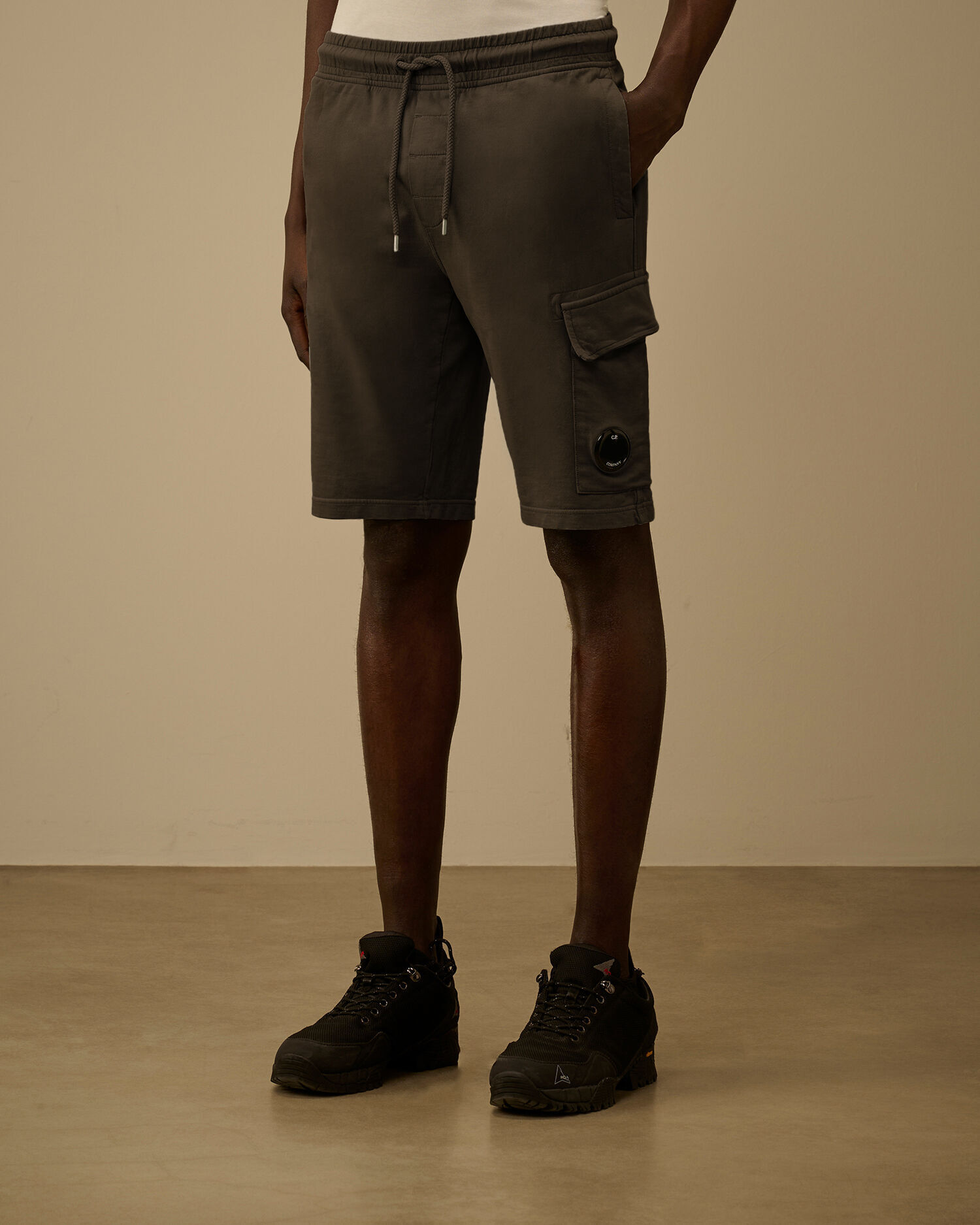 【代購】CP COMPANY 輕量刷毛鏡片工裝短褲 Cargo Sweatshorts