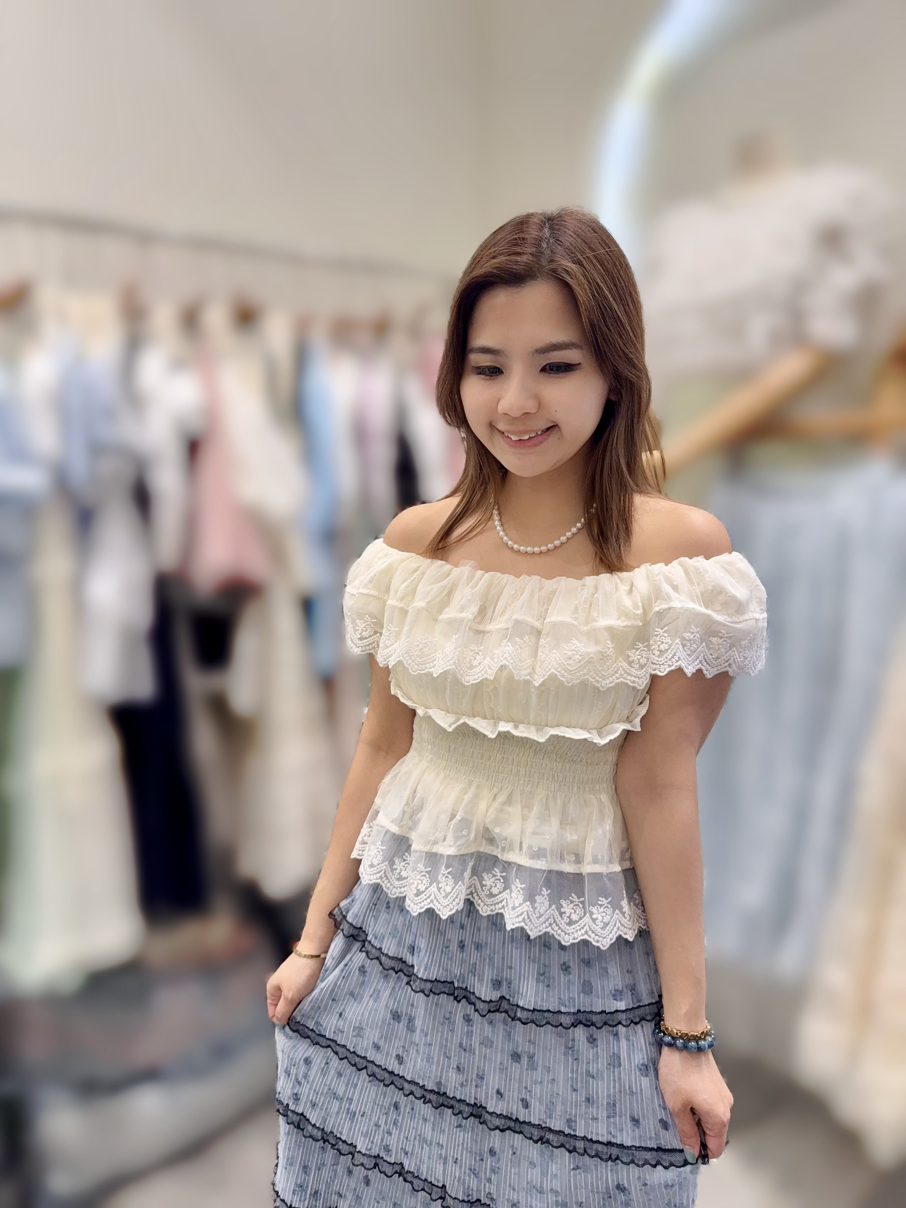 AW61  校長自留價  胸40-50 長17 $499 (一口價)
