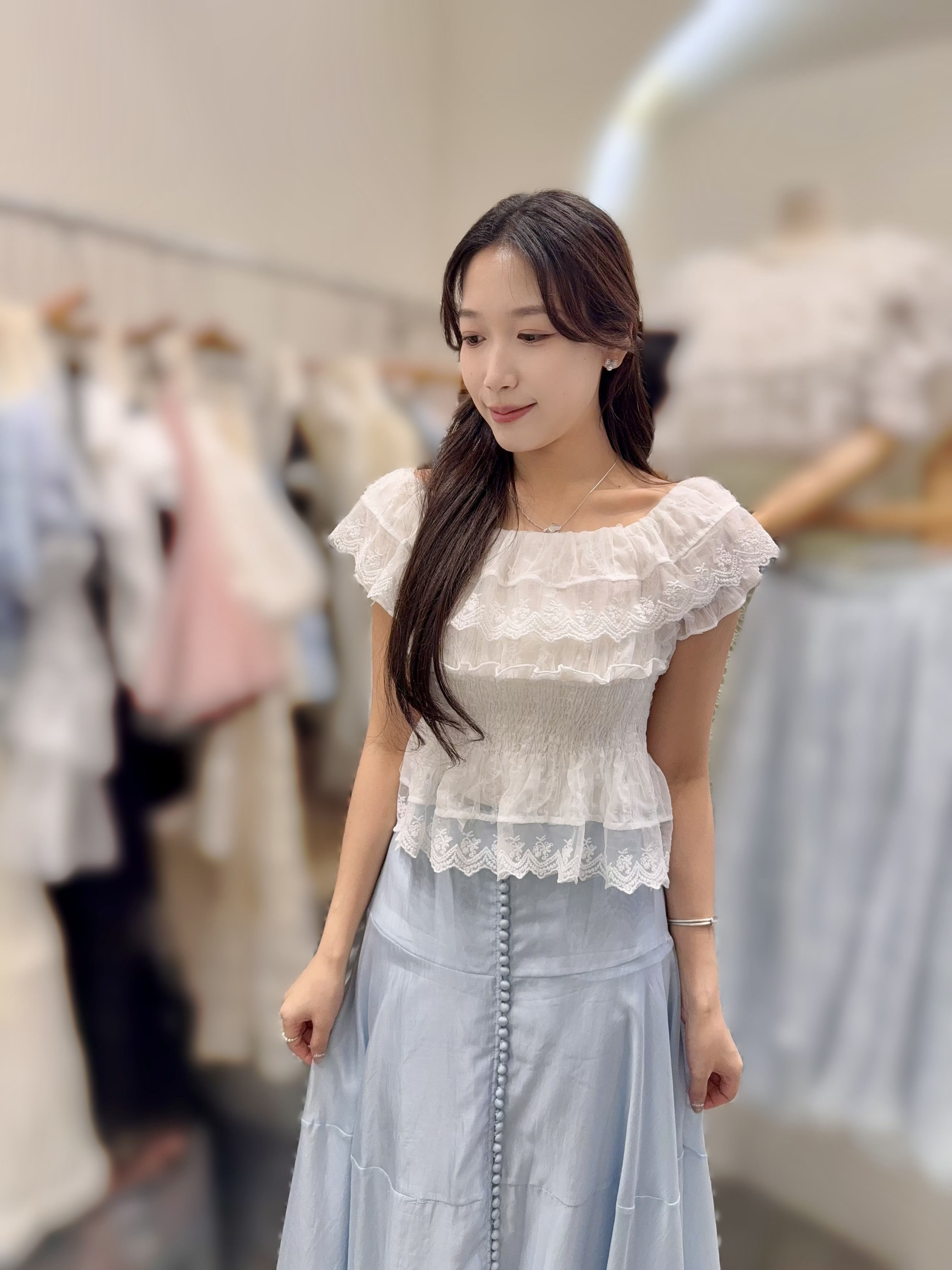 AW61  校長自留價  胸40-50 長17 $499 (一口價)