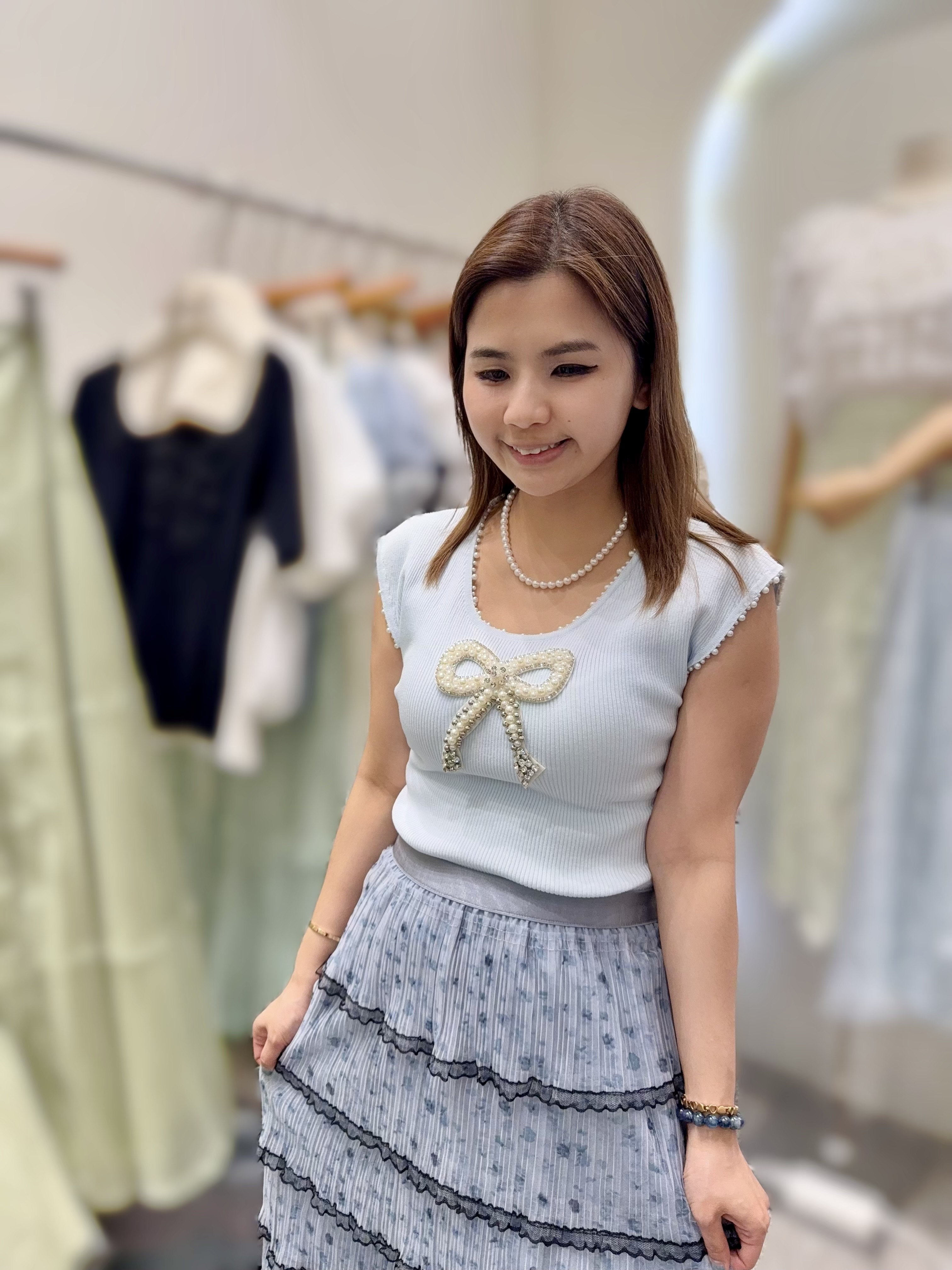 AW74  蝴蝴珠珠上衣   胸 30 -46 長20.5 $509 (一口價)