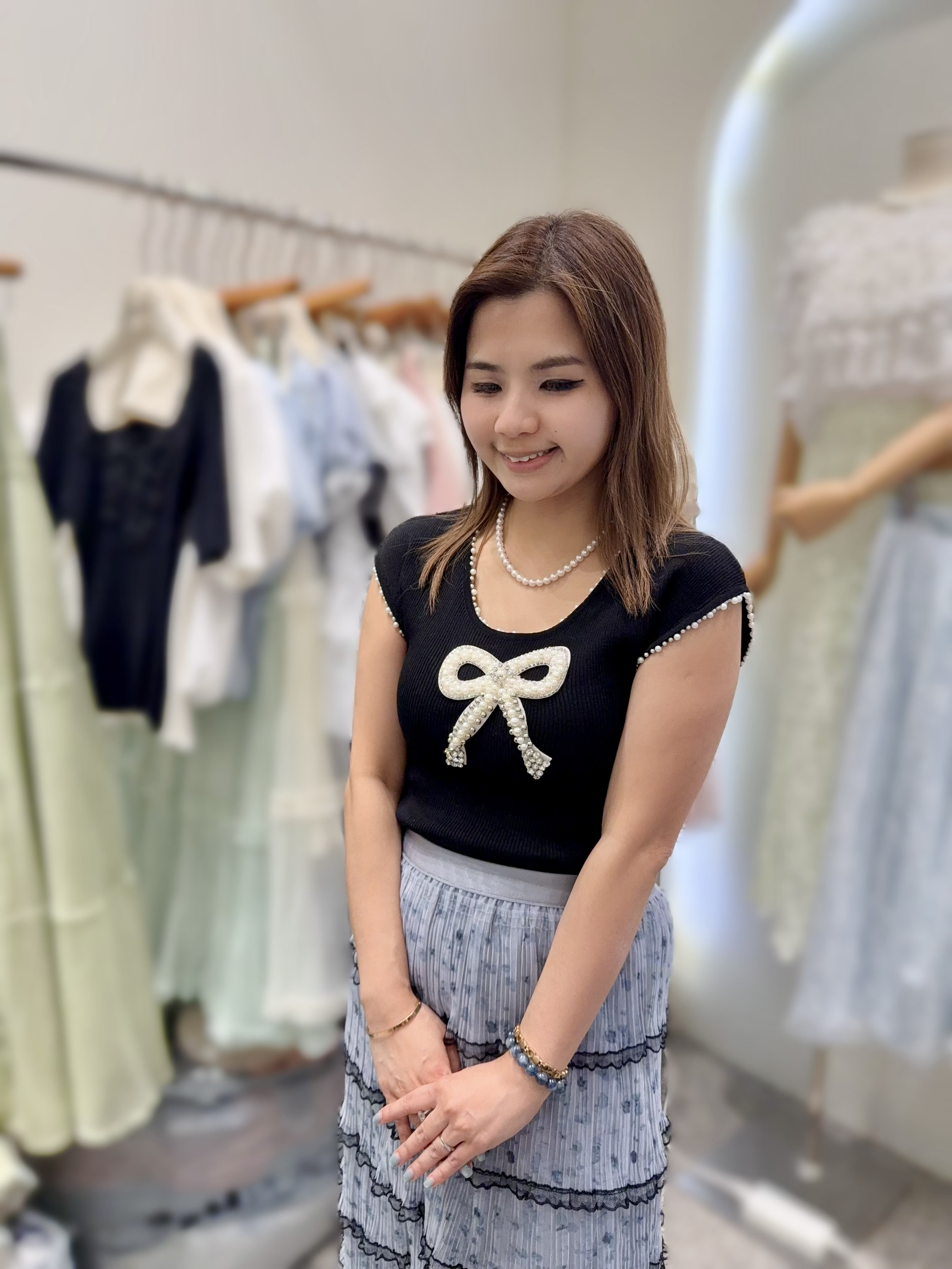 AW74  蝴蝴珠珠上衣   胸 30 -46 長20.5 $509 (一口價)