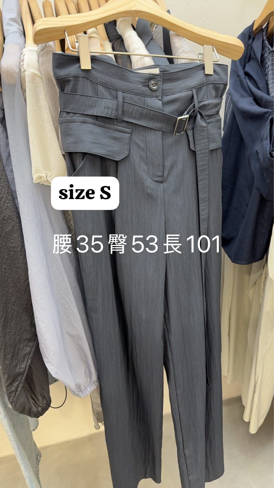 FD6244 高腰方扣腰帶壓褶直筒褲