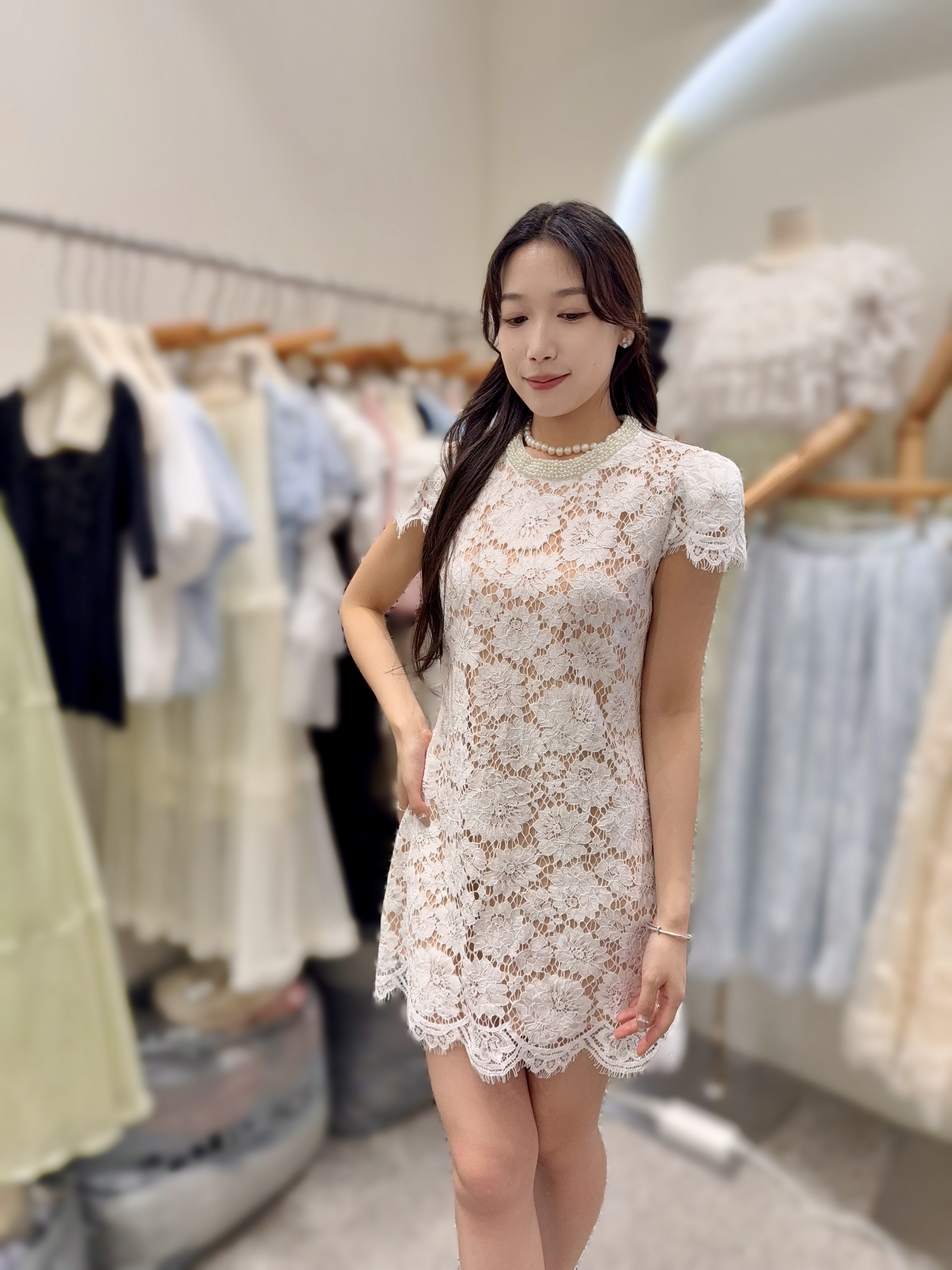 AW67   LACE連身裙 S:胸36 腰32 HIP38 長32 /M:胸38 腰34 HIP40 長 32   $839 (一口價)