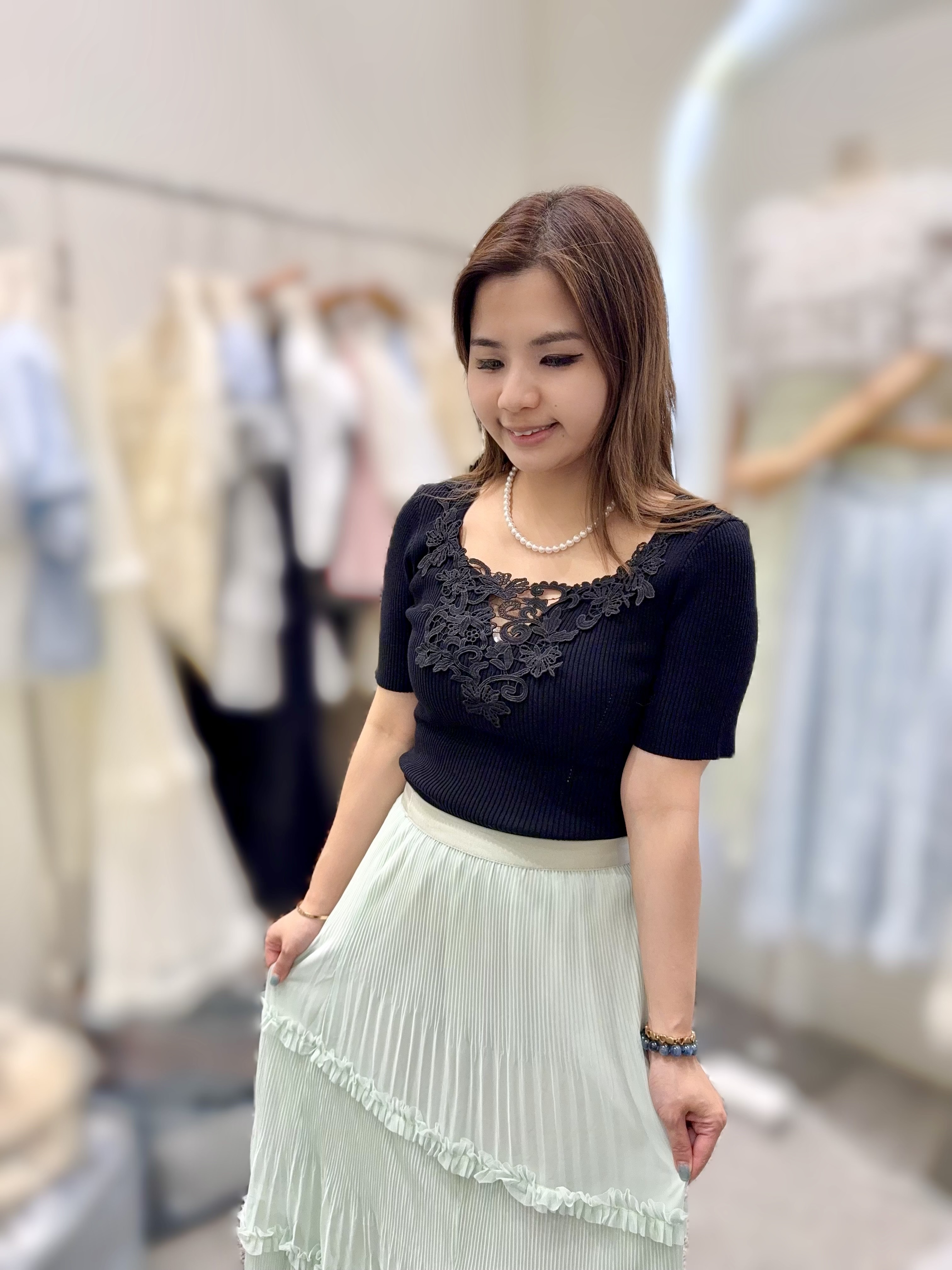 AW72   胸   30-  46  長20 $519 (一口價)