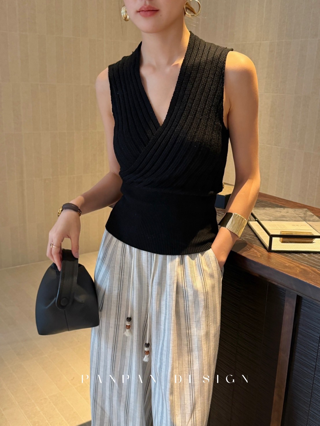 No.1707 西裝家羊毛蠶絲V領坑條背心