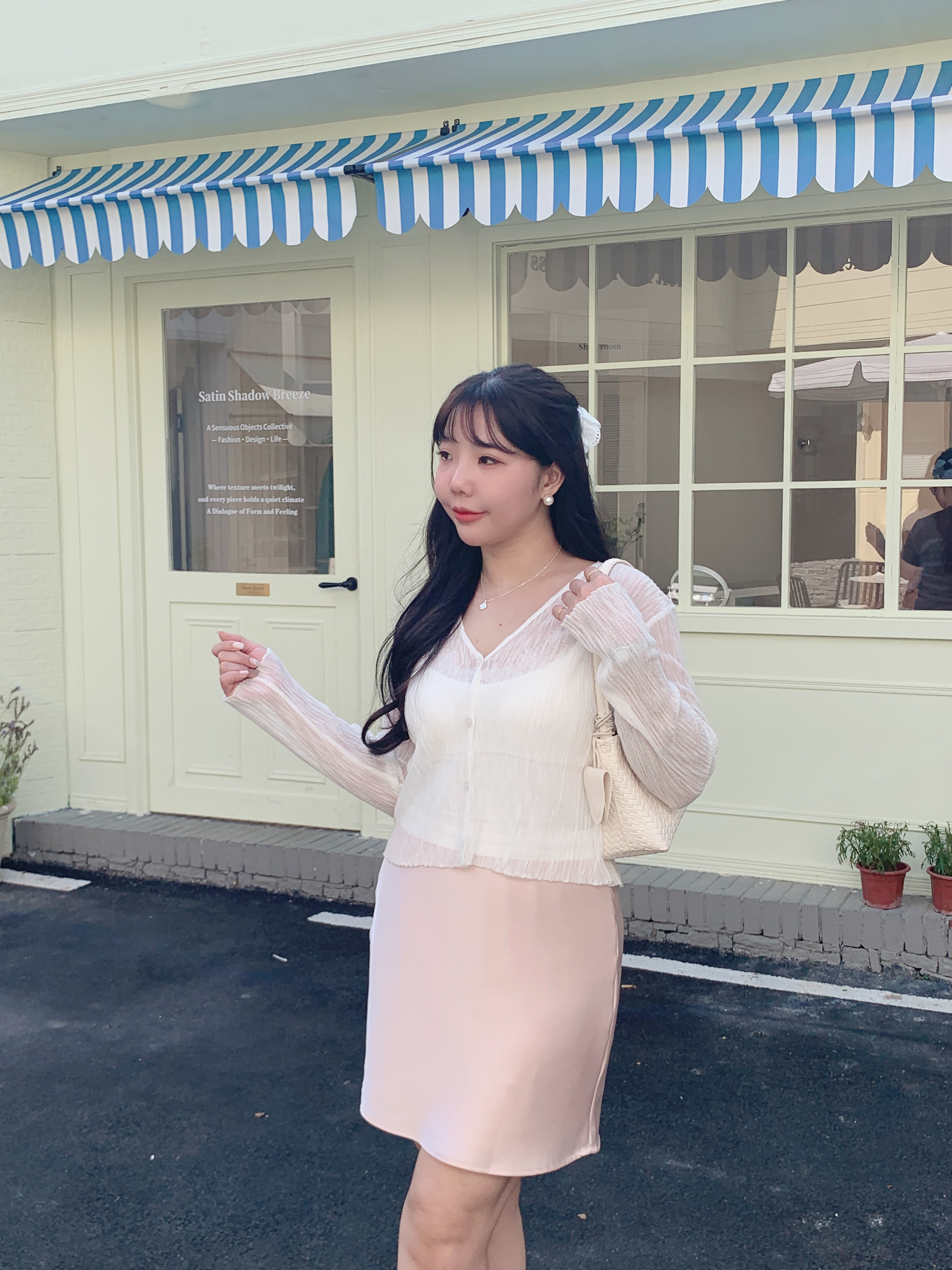 韓系清冷感緞面短裙 2色
