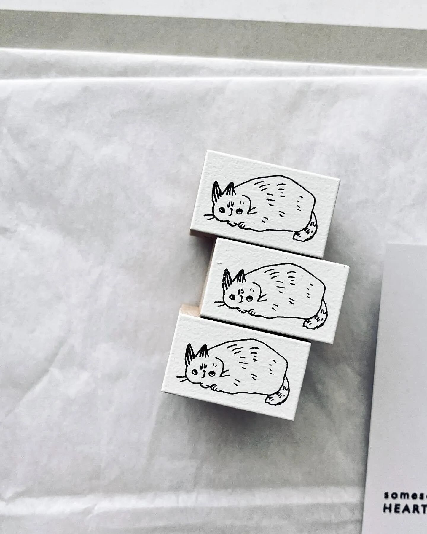 Cat Loaf  𝐍𝐄𝐊𝐎 𝐍𝐄𝐊𝐎! 小黑臉橡皮印章｜台灣 羊君 somesortof.fern