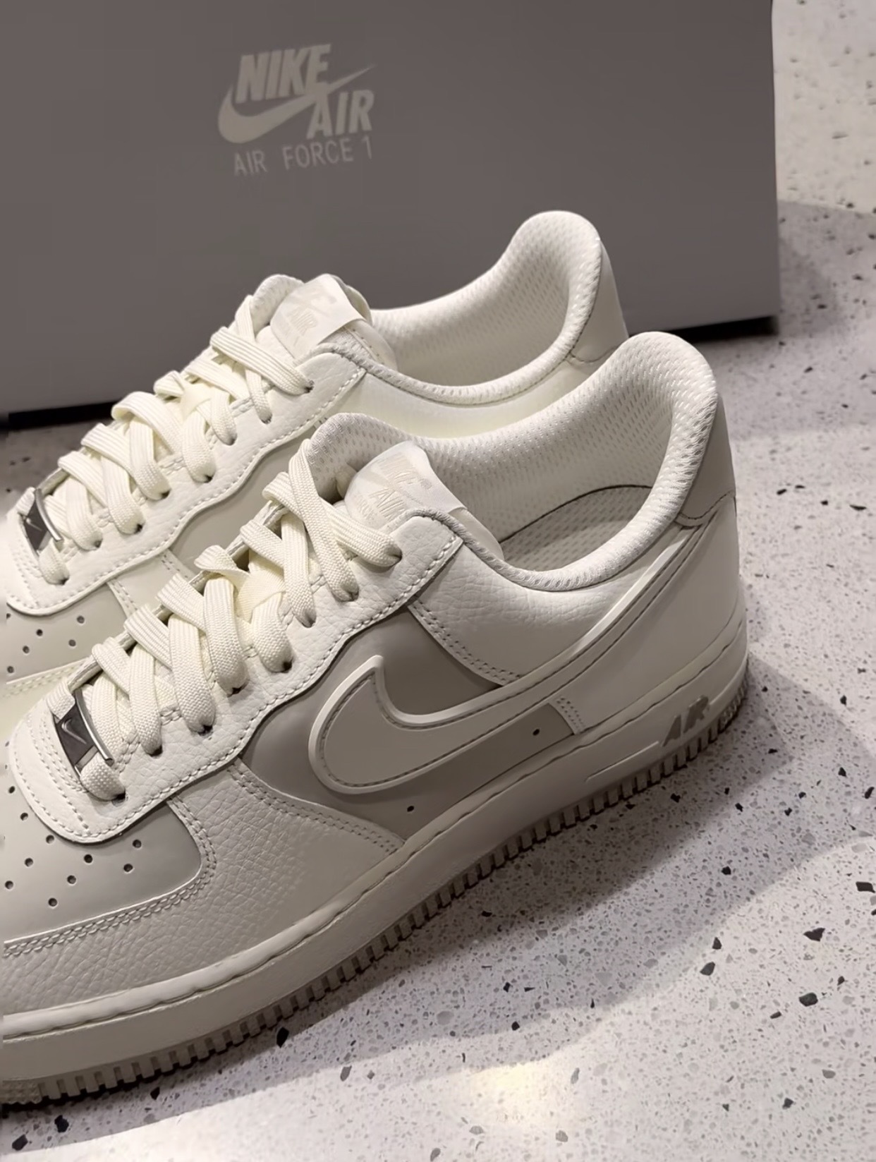 【預訂】NIKE AIR FORCE 1 07 LV8 奶茶色 米白-MEN