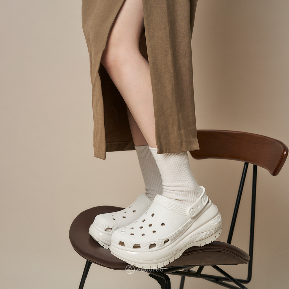 Crocs Mega Crush Clog 男女鞋 白色 厚底 光輪克駱格 厚底 洞洞鞋 涼拖鞋 207988100