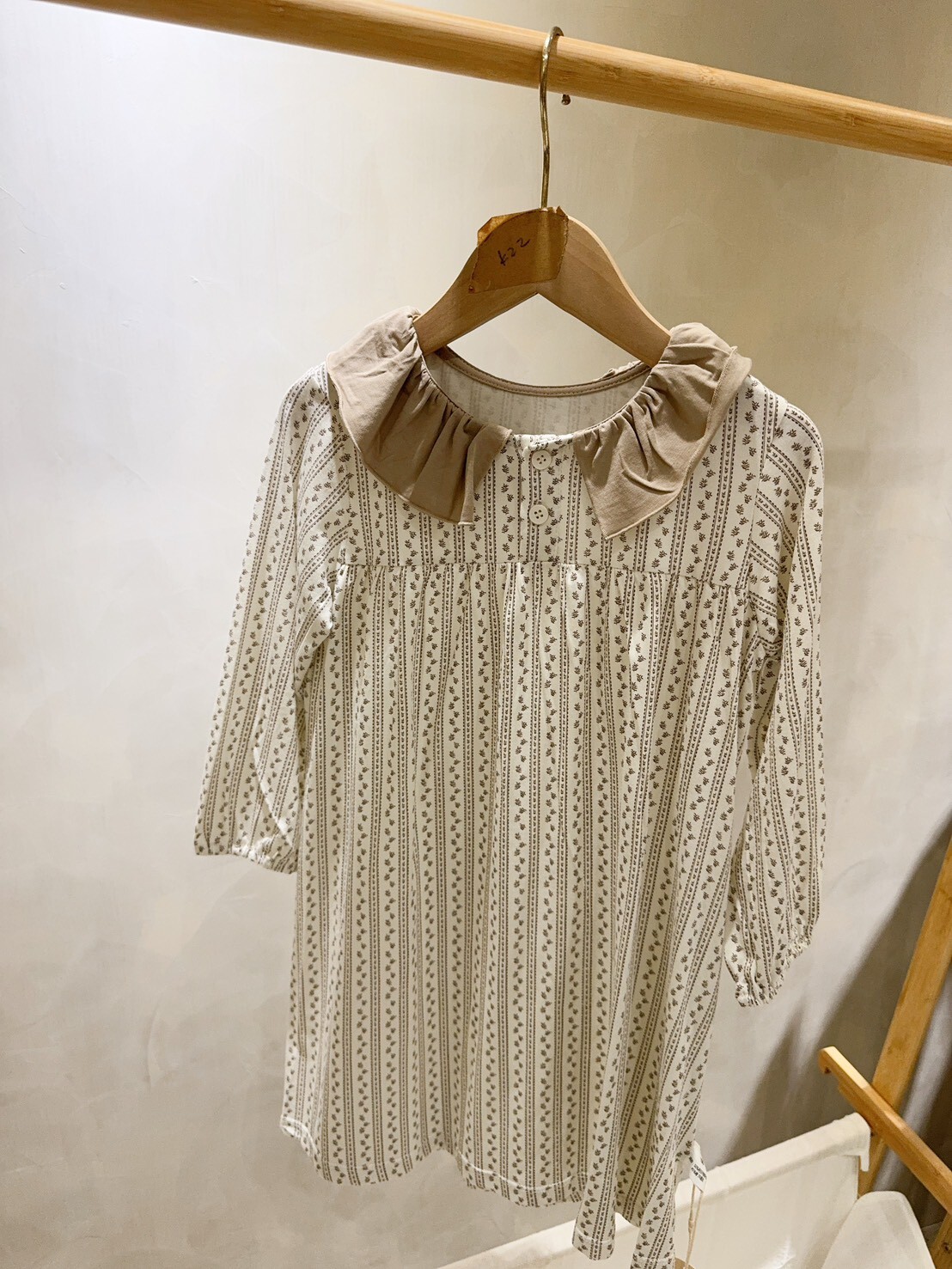 M12天絲家 荷葉領花卉連身裙