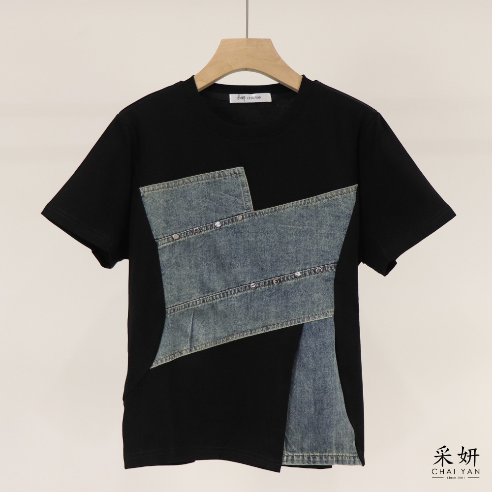 圓釦牛仔拼接短袖上衣