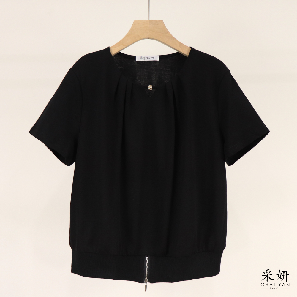 鑽釦圓領短袖上衣