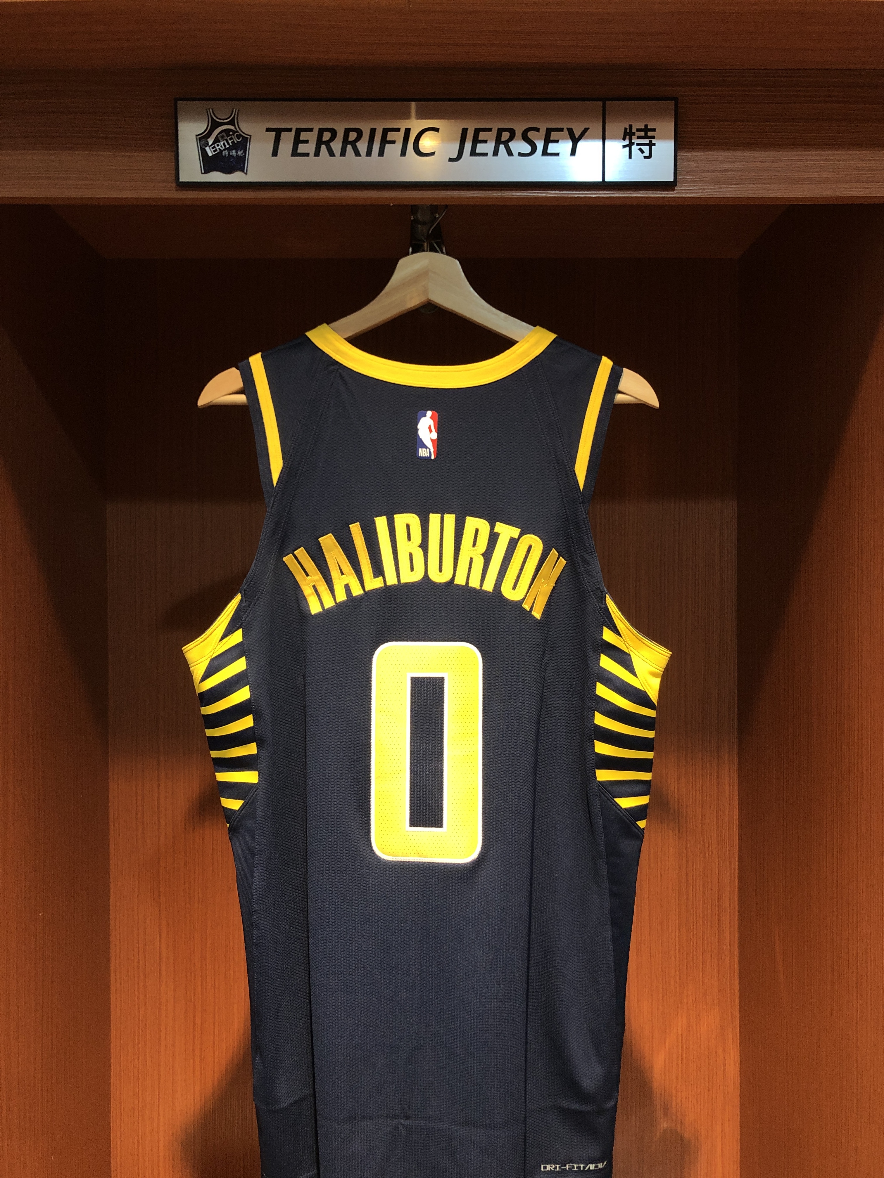 NBA球衣 Tyrese Haliburton 印第安納溜馬深藍 Icon Nike Authentic 球員版 電繡 含贊助商標 全新