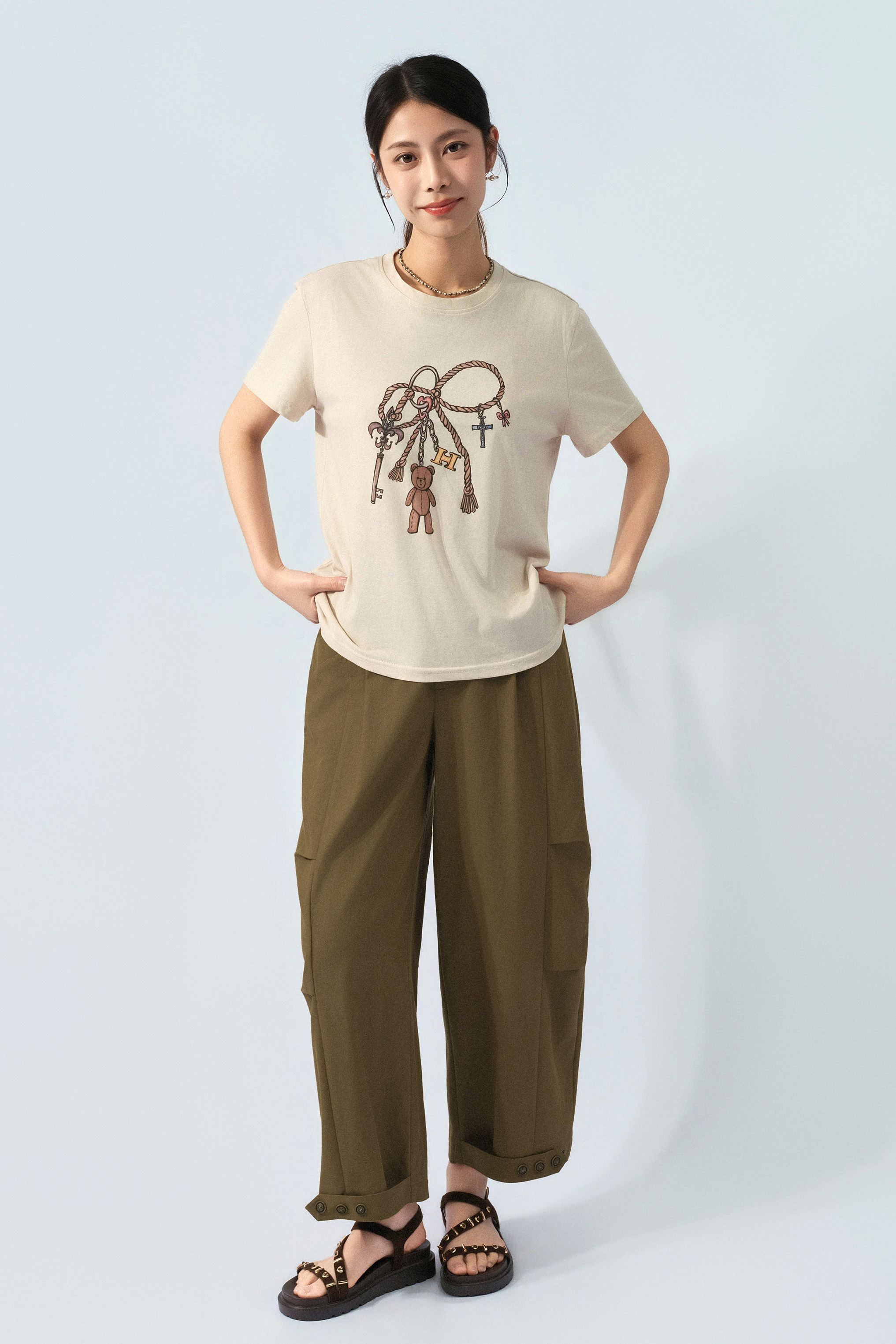 麻繩蝴蝶結吊墜圖案tee  (預購產品）
