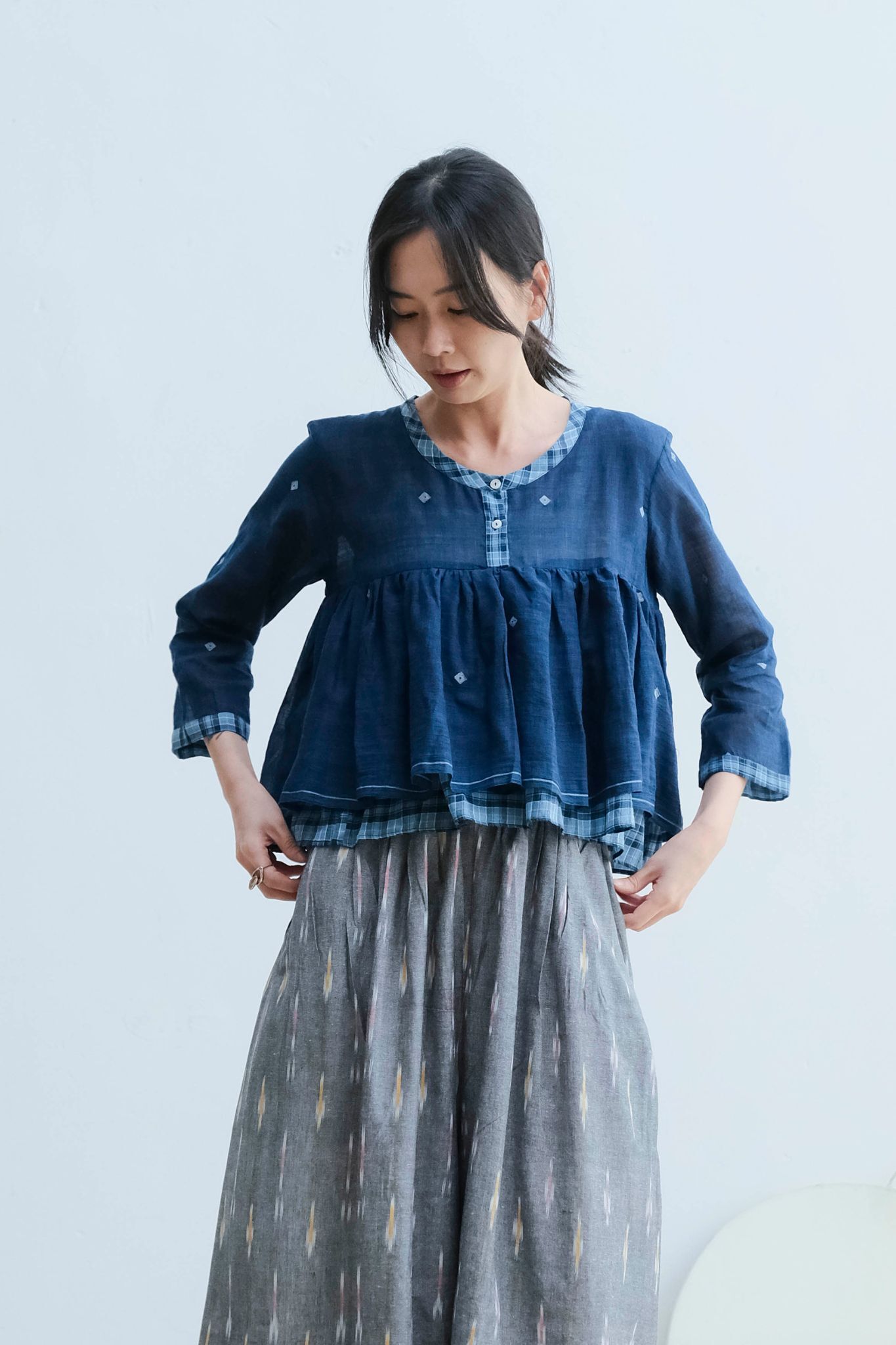 Ujeli Kediya 短版上衣