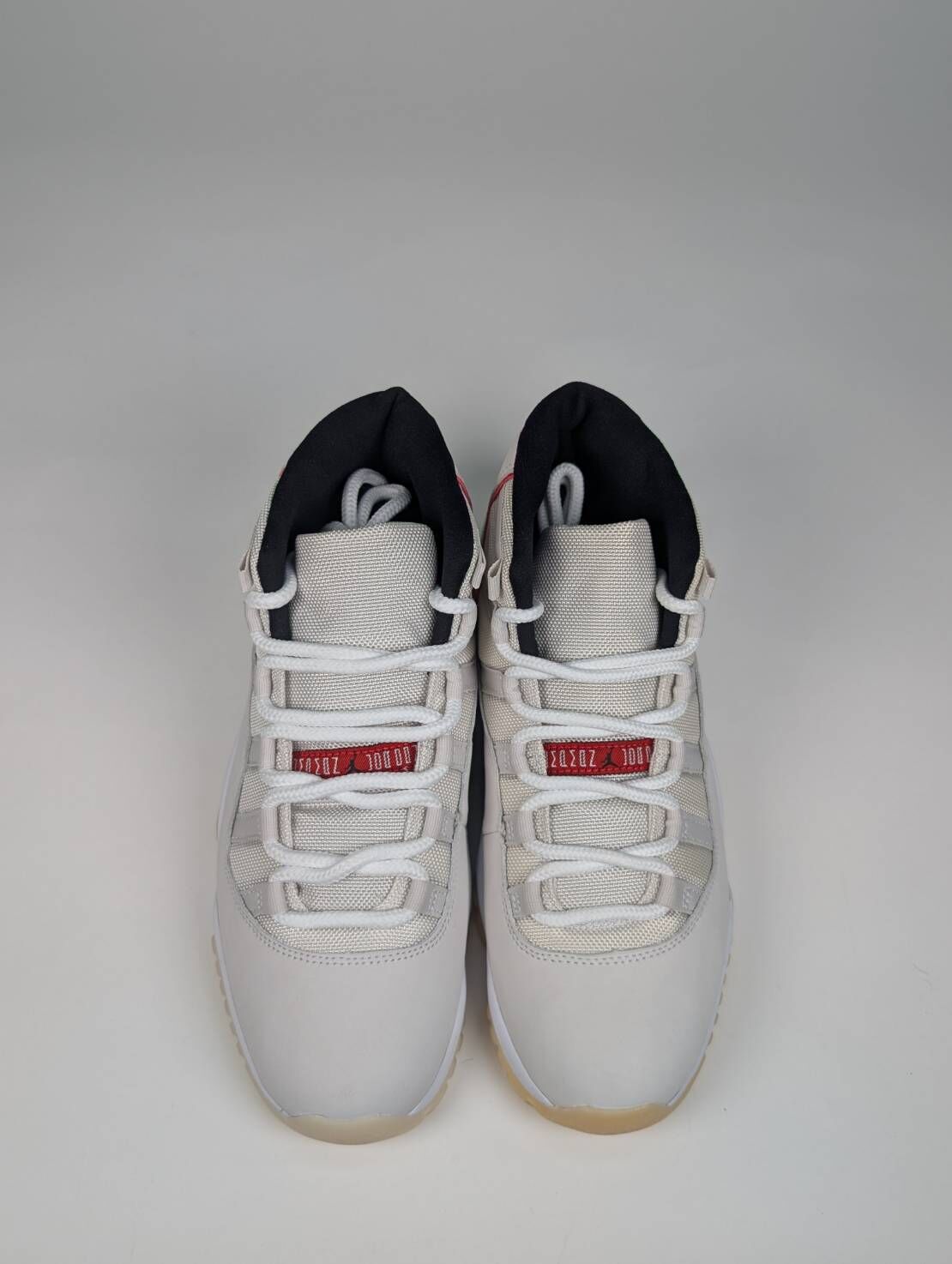 微瑕疵-左右腳鞋面中底泛黃 378037-016 M105 Air Jordan 11 “Platinum Tint” 奶油白