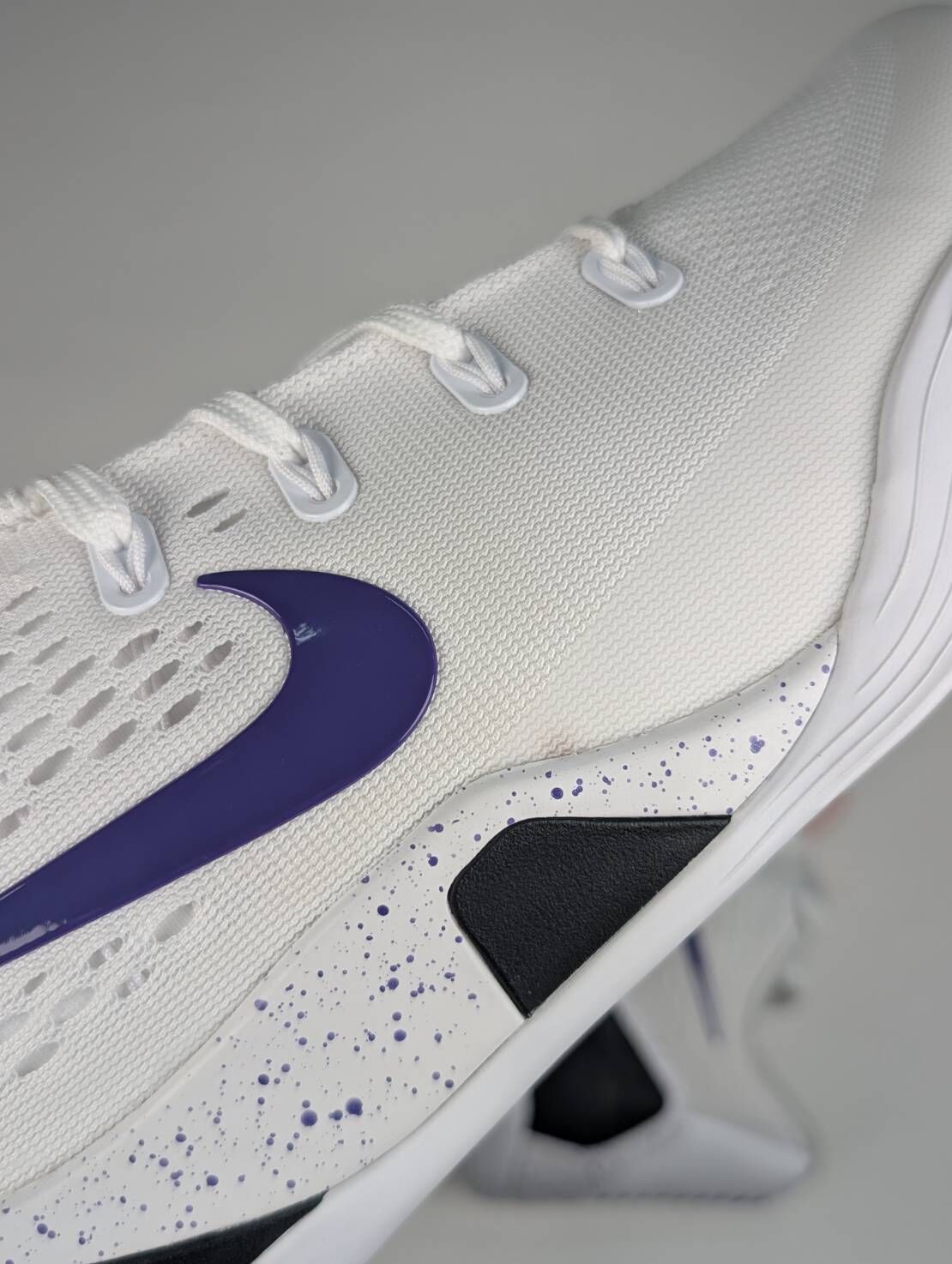 微瑕疵-右腳外側髒汙 IH1401-100 M10 Nike Kobe 9 Low Protro "White Purple" 白紫 黑曼巴 籃球鞋 男款