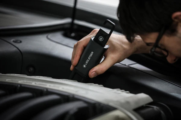 Ledlenser iW7R Rechargeable (Dual Light Source) Work Light 502005