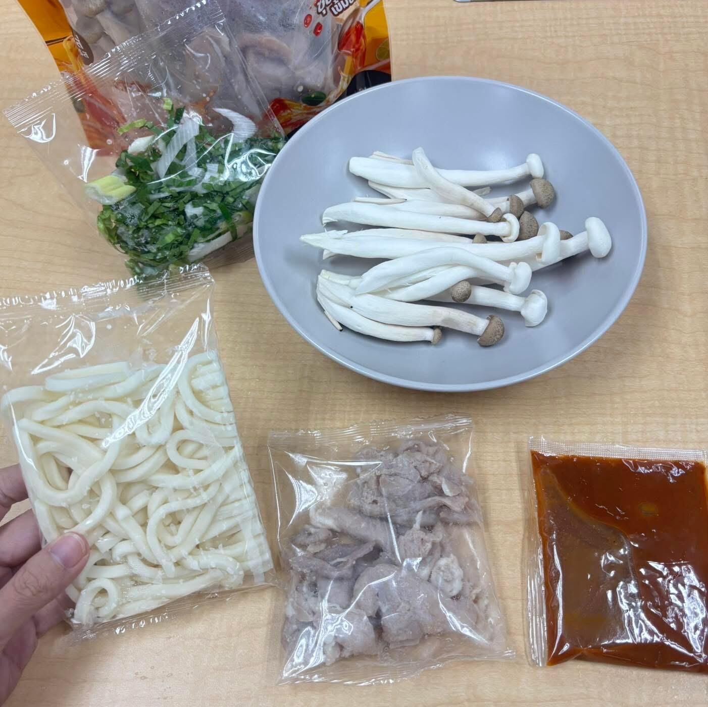 MK 火鍋 x 7-Eleven 聯乘冬蔭功豬肉烏冬 新鮮食品獨立出貨