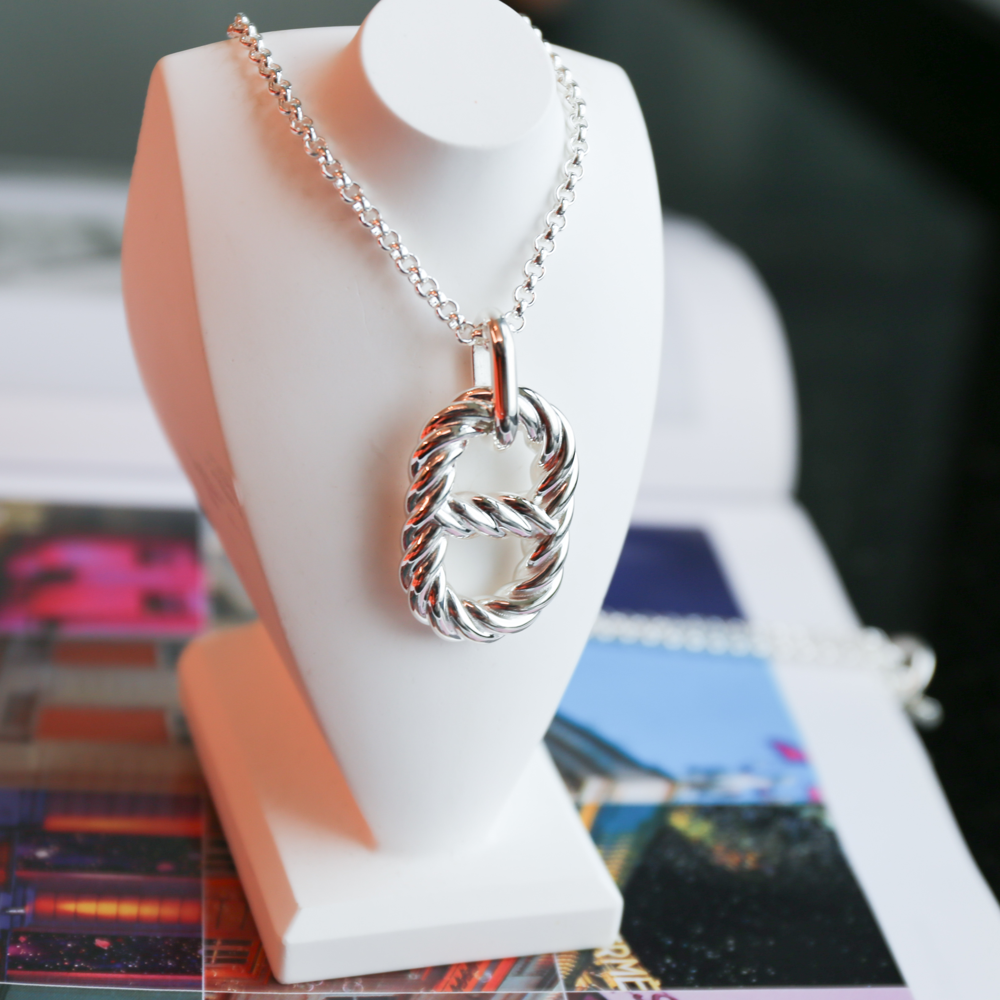 Hermes Chaine d'ancre Alea II twisted pendant, large model
