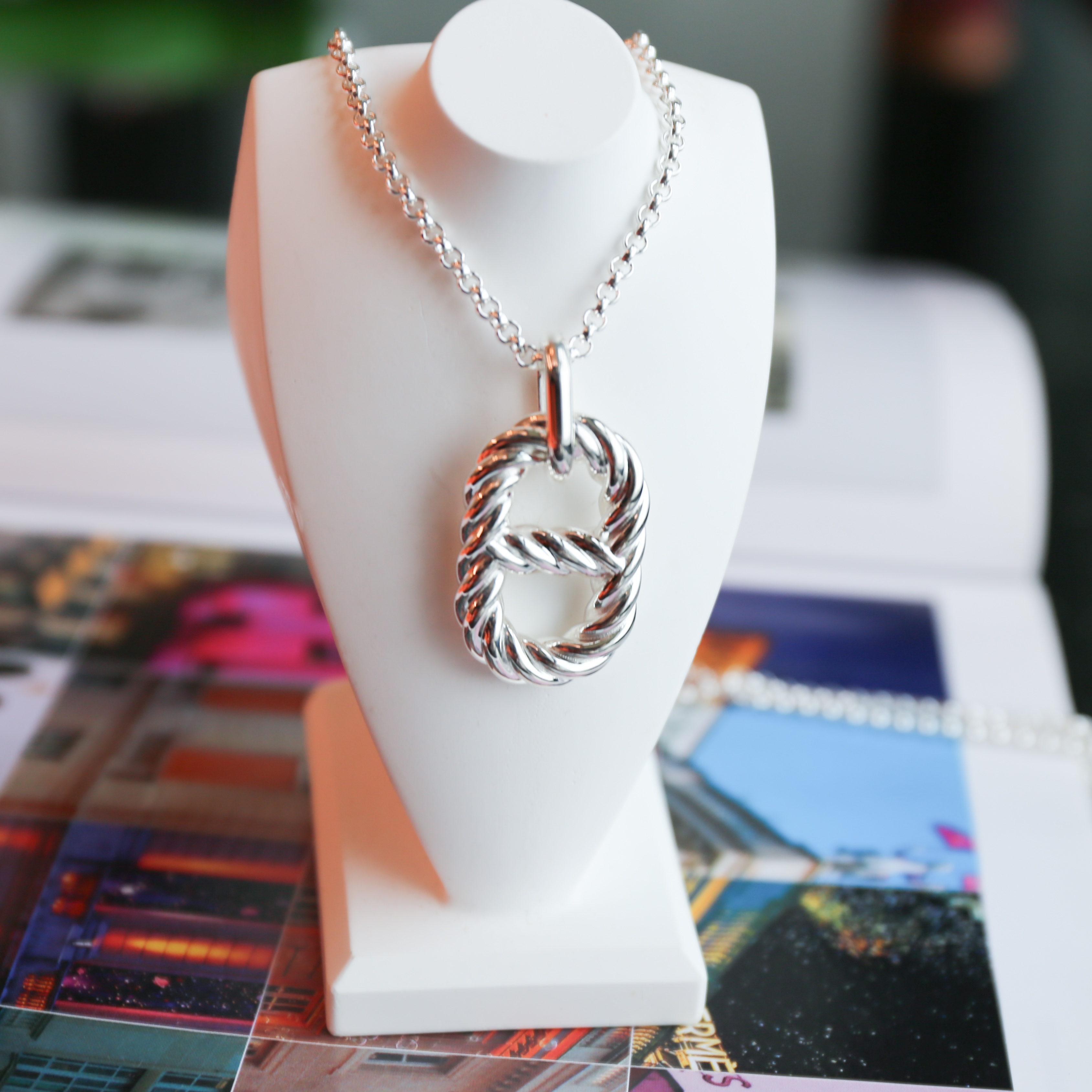 Hermes Chaine d'ancre Alea II twisted pendant, large model
