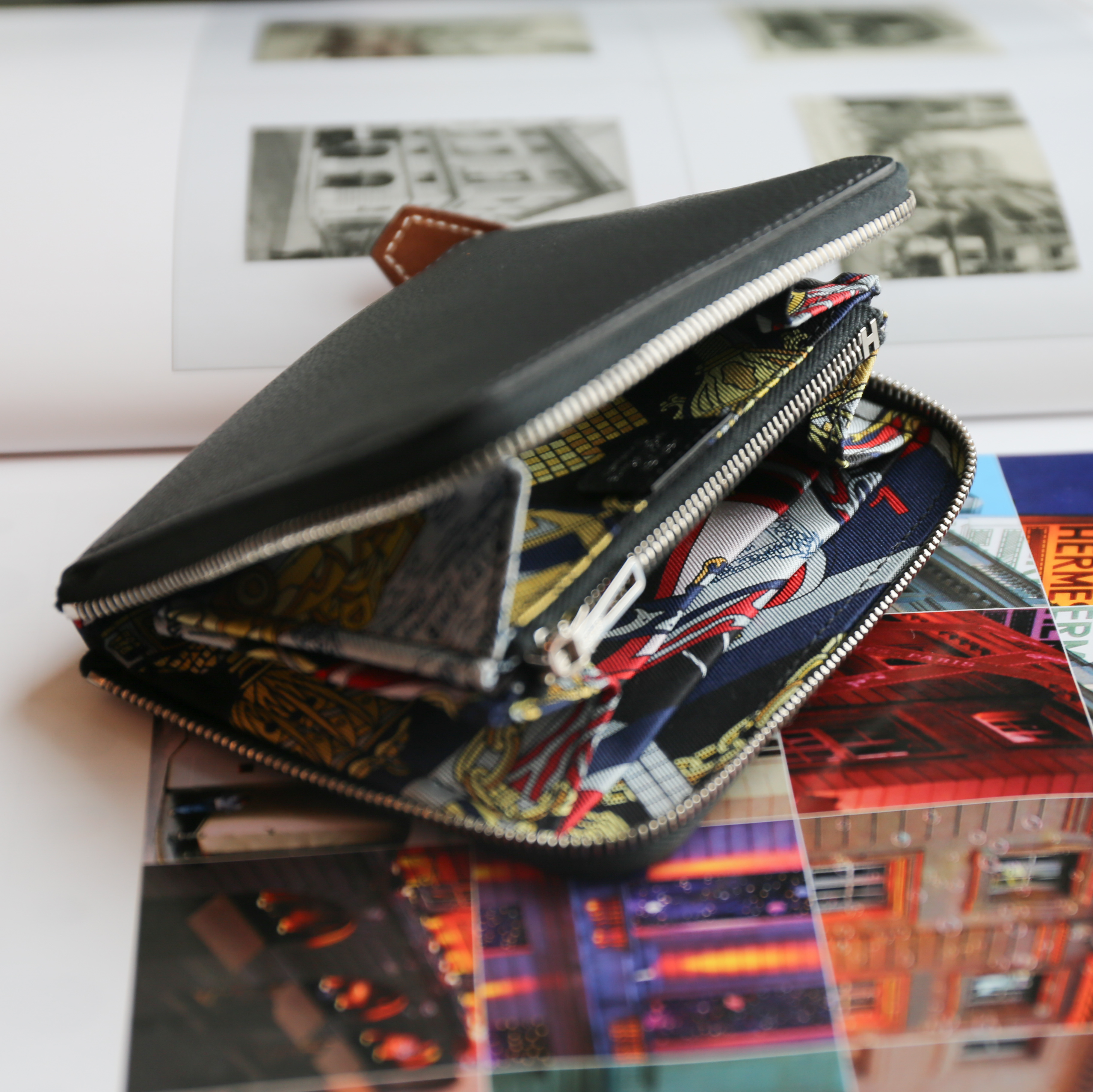 Hermès Silk'In Compact wallet (Black Color)