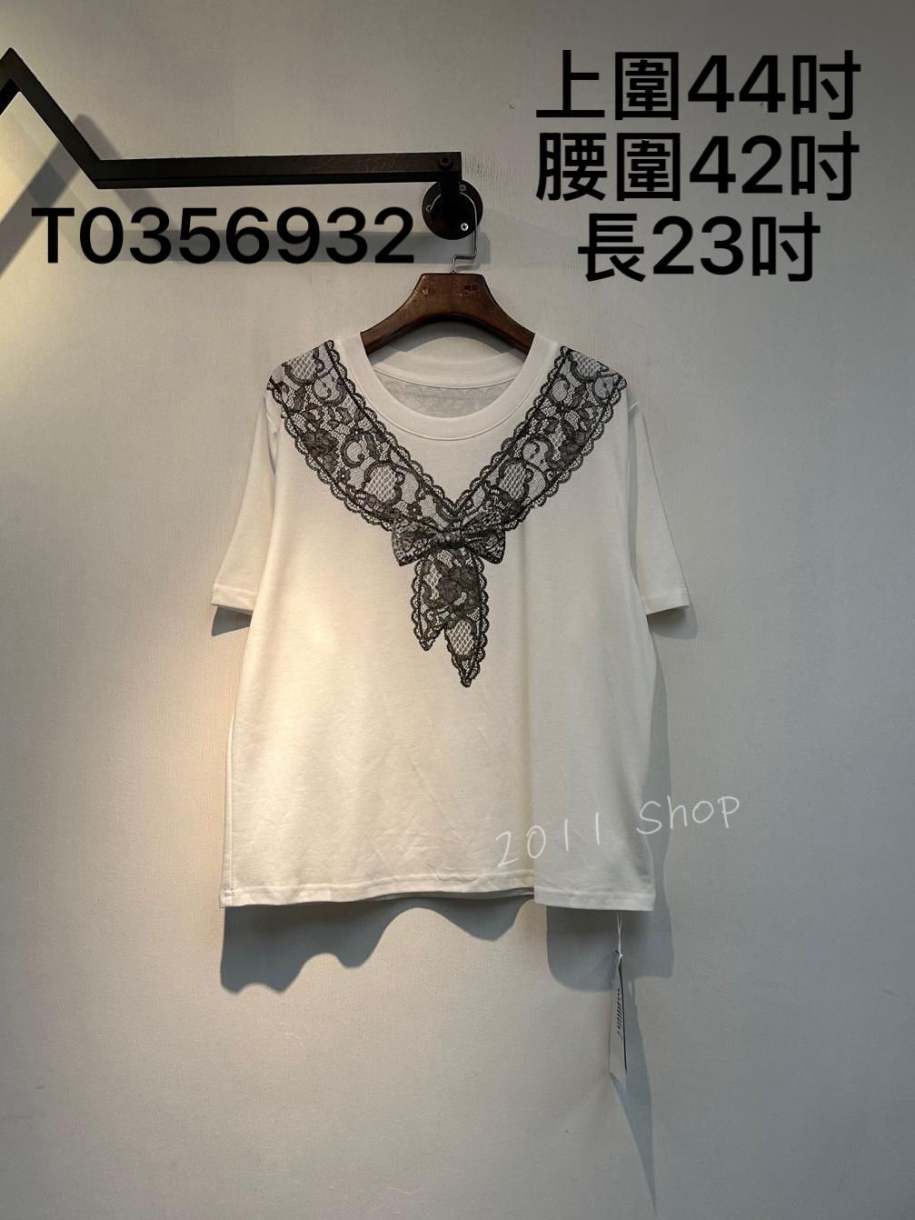 蕾絲蝴蝶結領帶印花T恤  上圍44吋 腰圍42吋 長23吋  T0356932