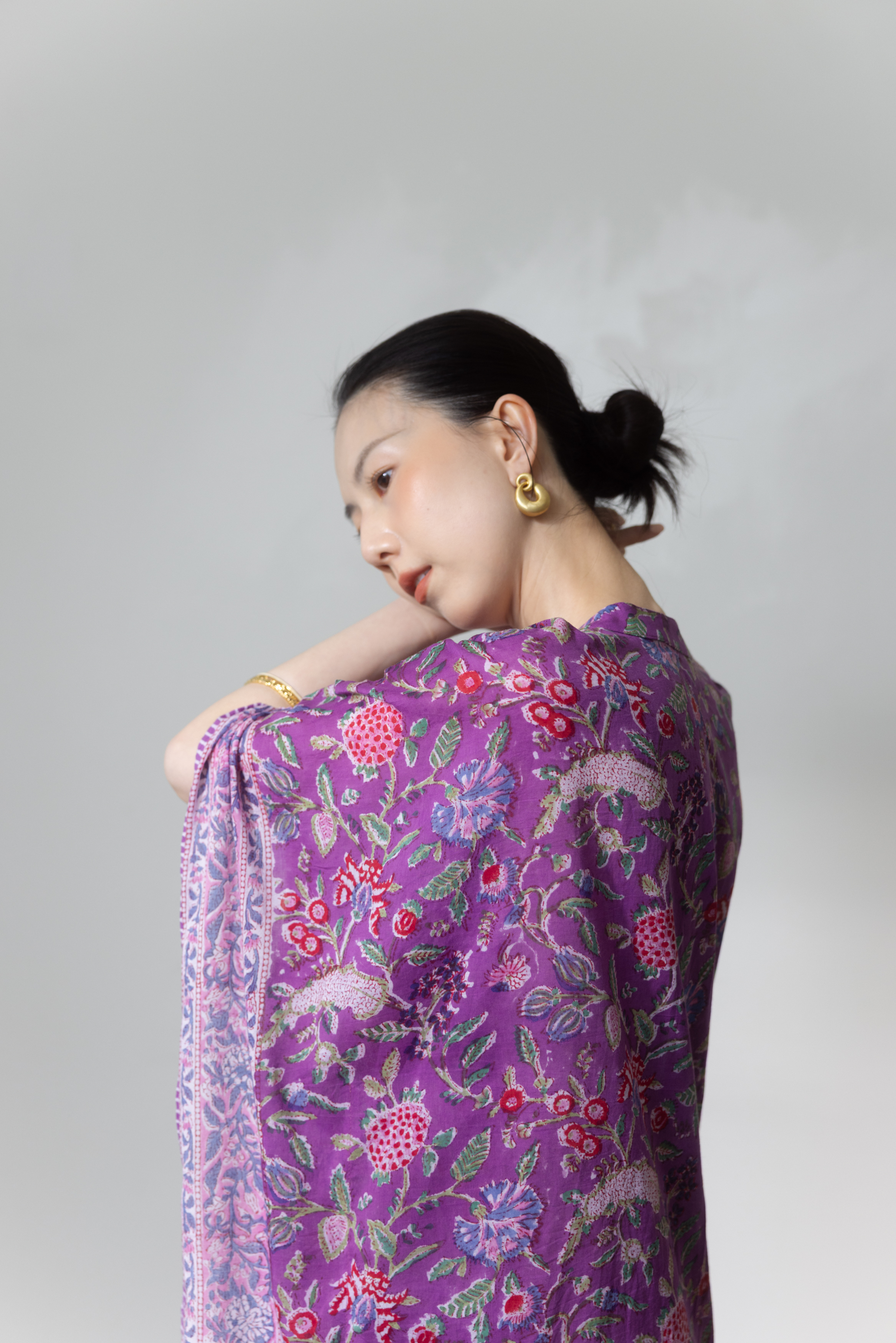 排扣長版蝴蝶洋裝_紫花
