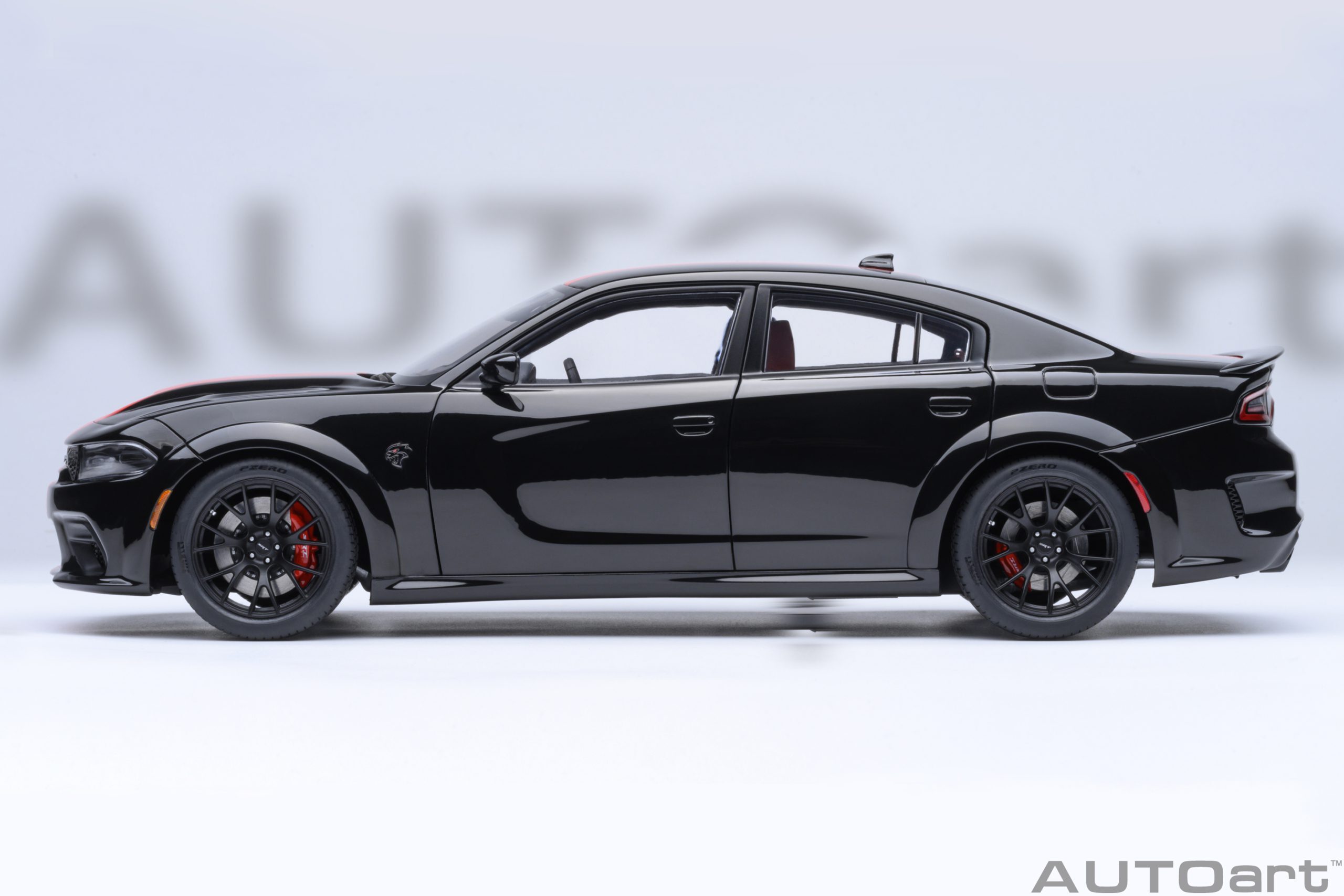 1/18 AUTOART Dodge Charger SRT Hellcat Redeye Jailbreak (Pitch Black) (71754)