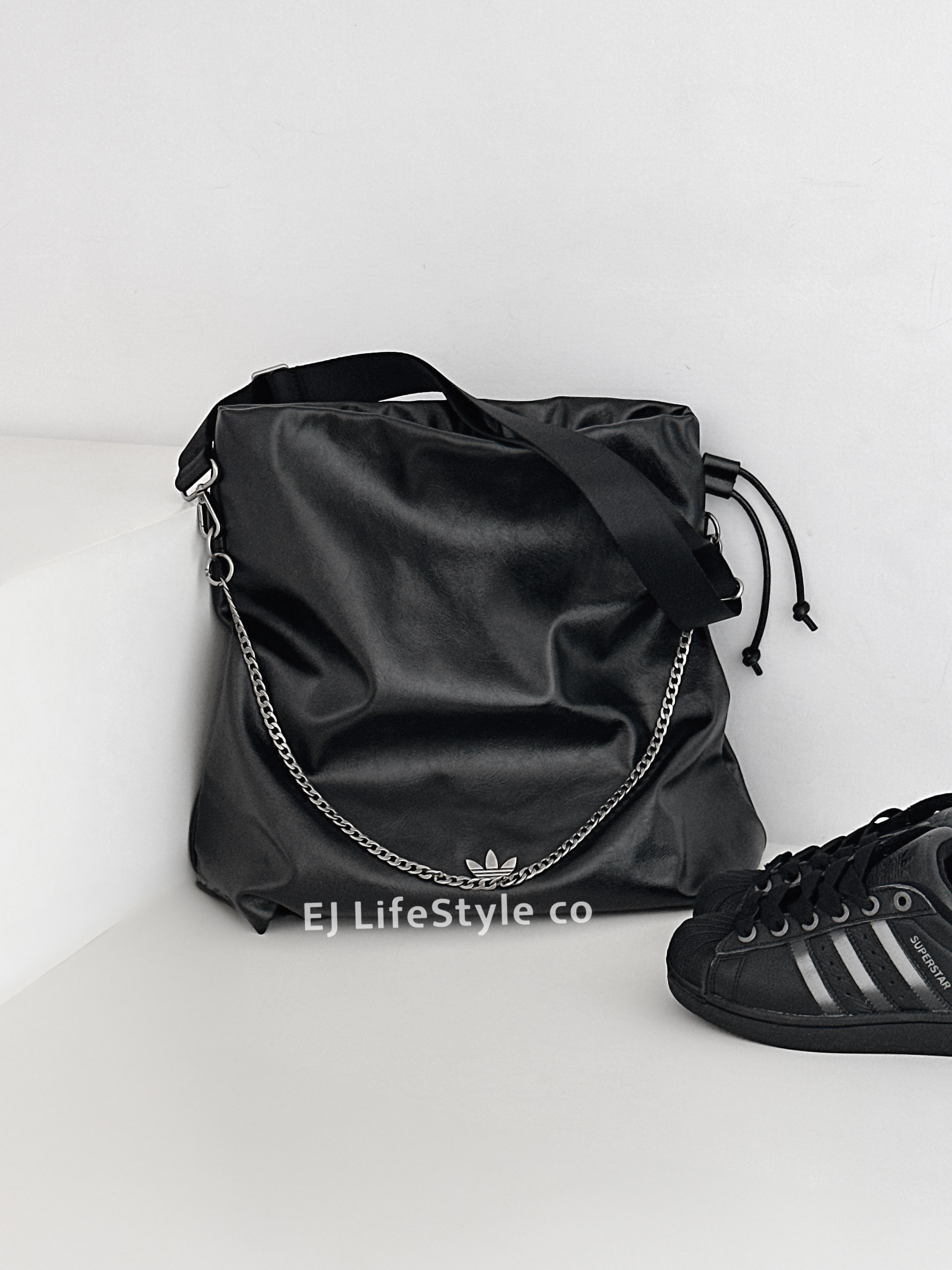 ADIDAS ORIGINALS 小香風 鏈條皮革 大容量束口包 可調式 肩背包 側背包 手提包 黑色 KS5157 / 現貨