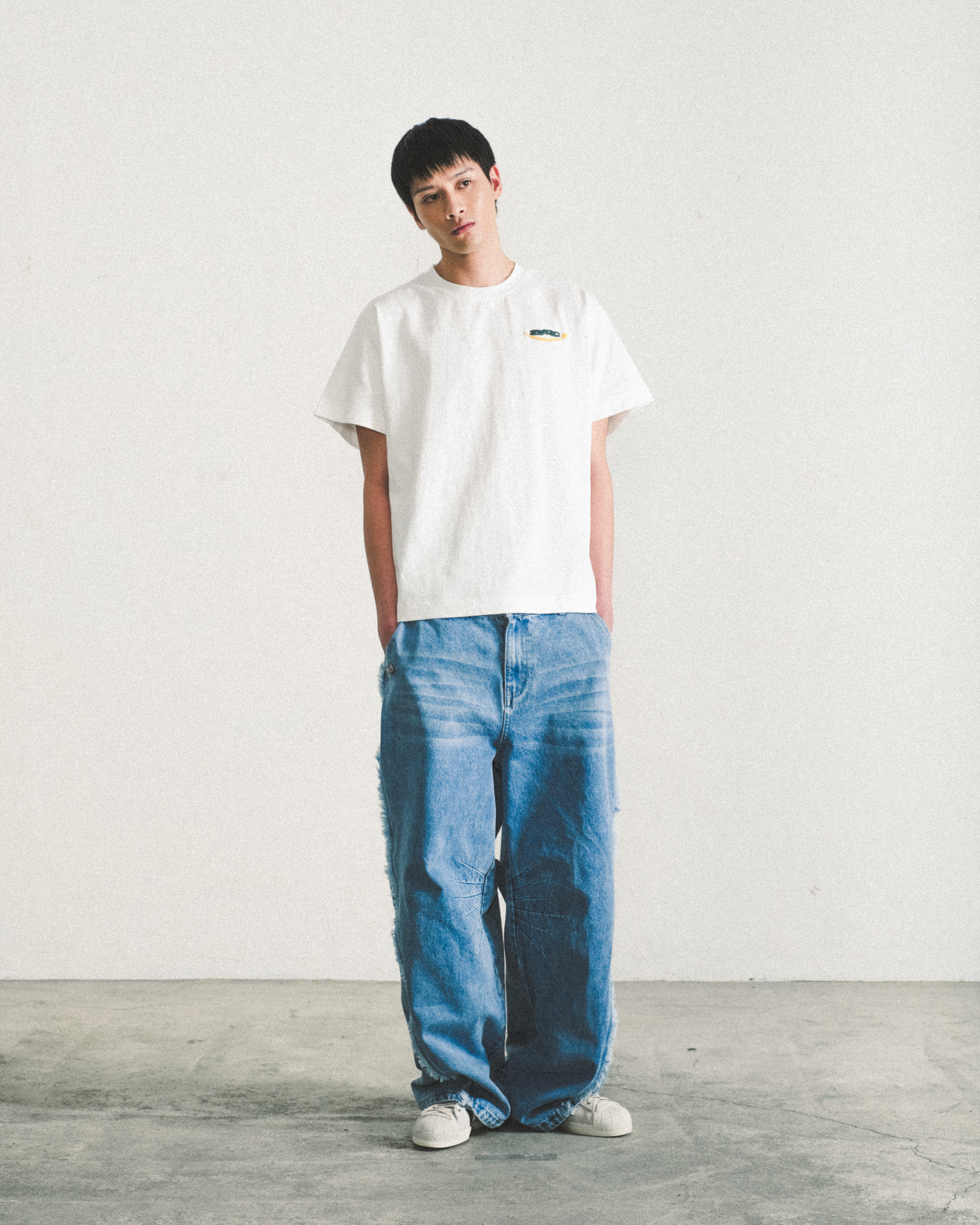 PUFF-ZON SIGNATURE TEE - WHITE