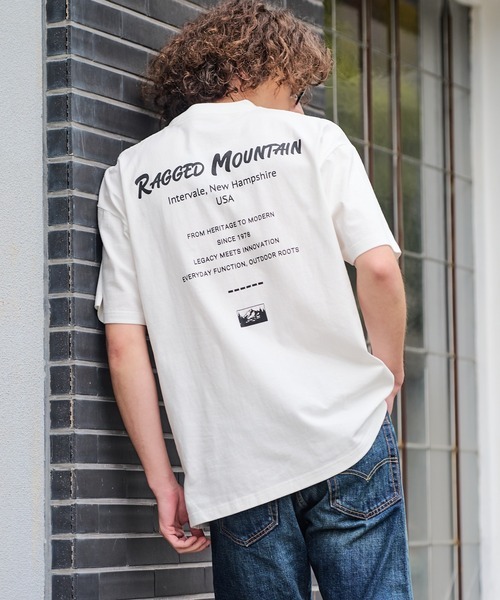 日本 Ragged Mountain Word Print T-Shirt