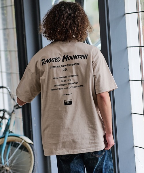 日本 Ragged Mountain Word Print T-Shirt