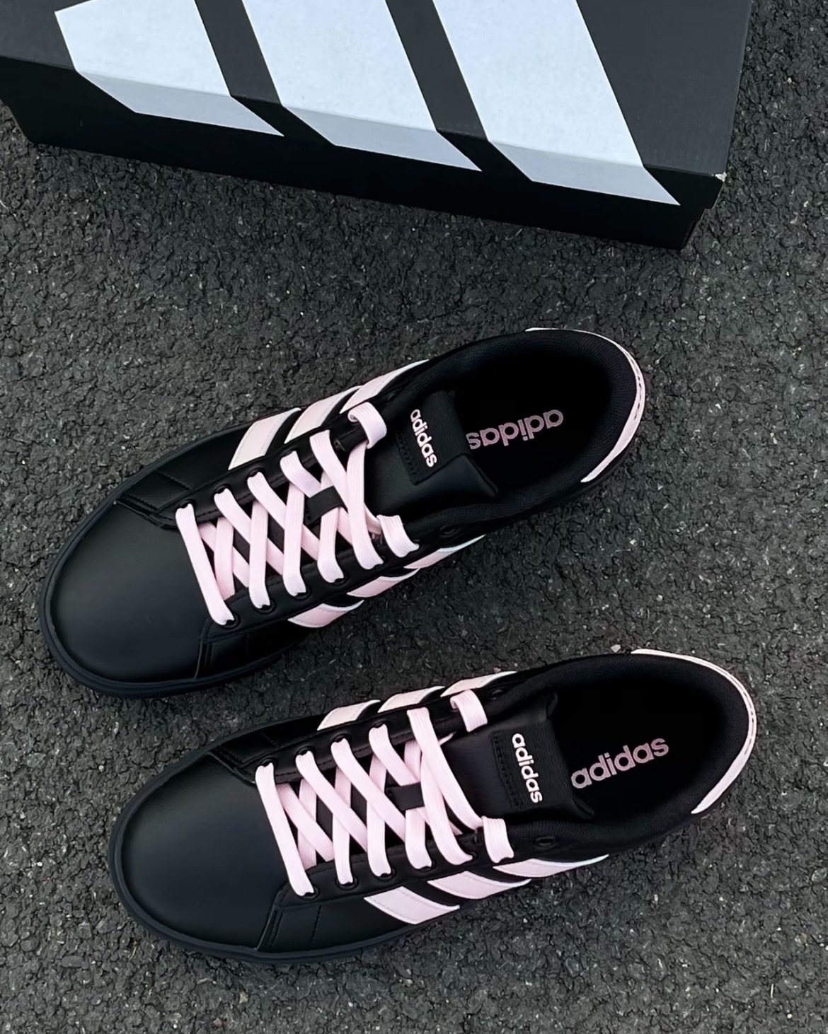 (預訂) Adidas Daily 4.0 - Black Pink