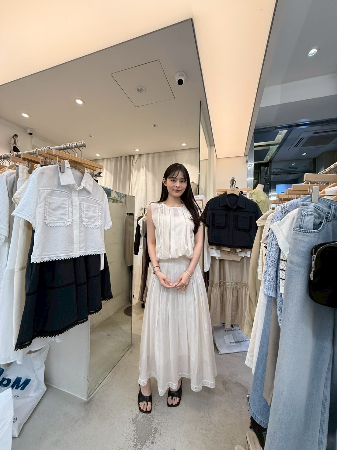AW6205 通花下擺傘形半身裙