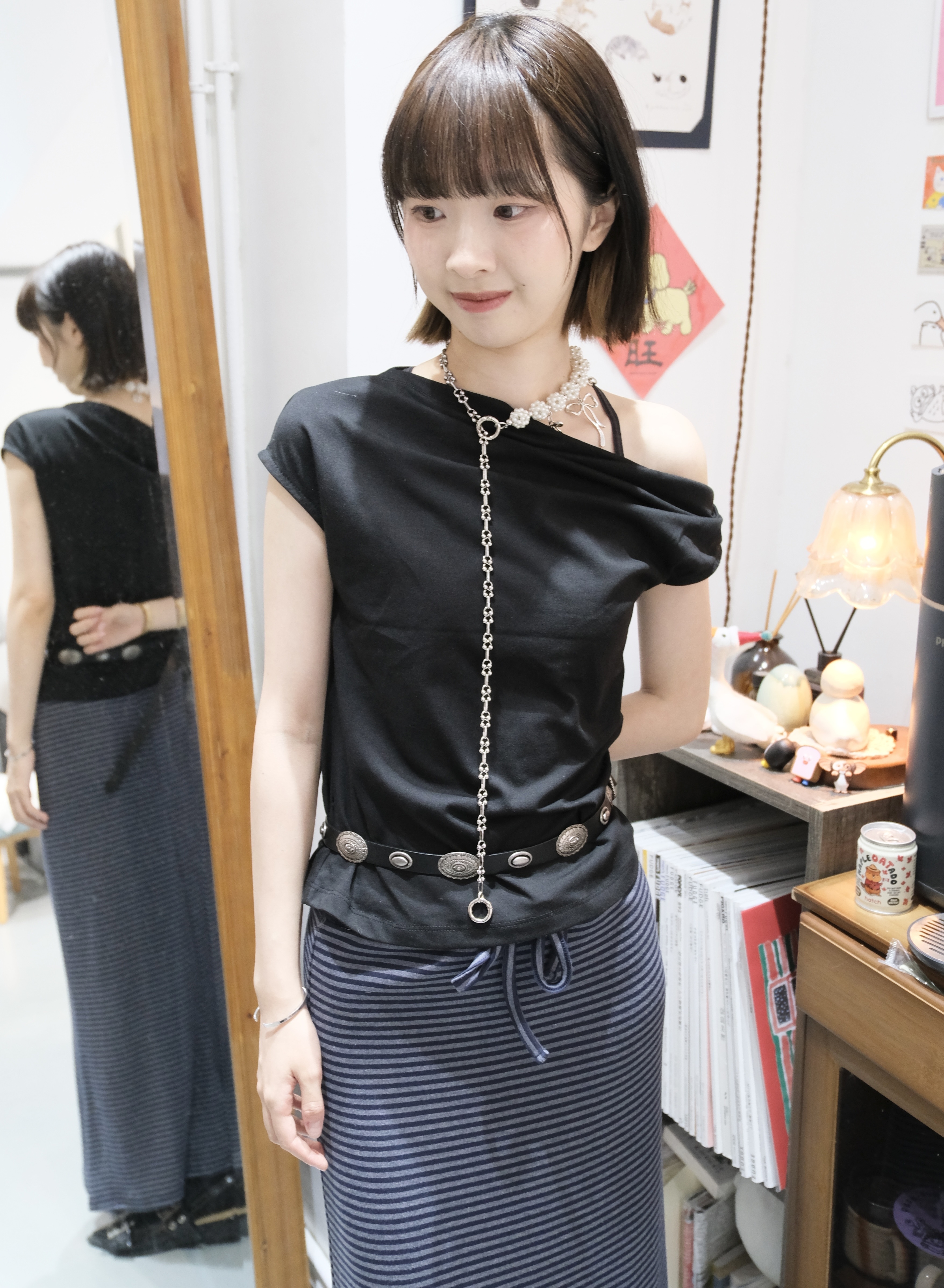 扭結小露肩Tee