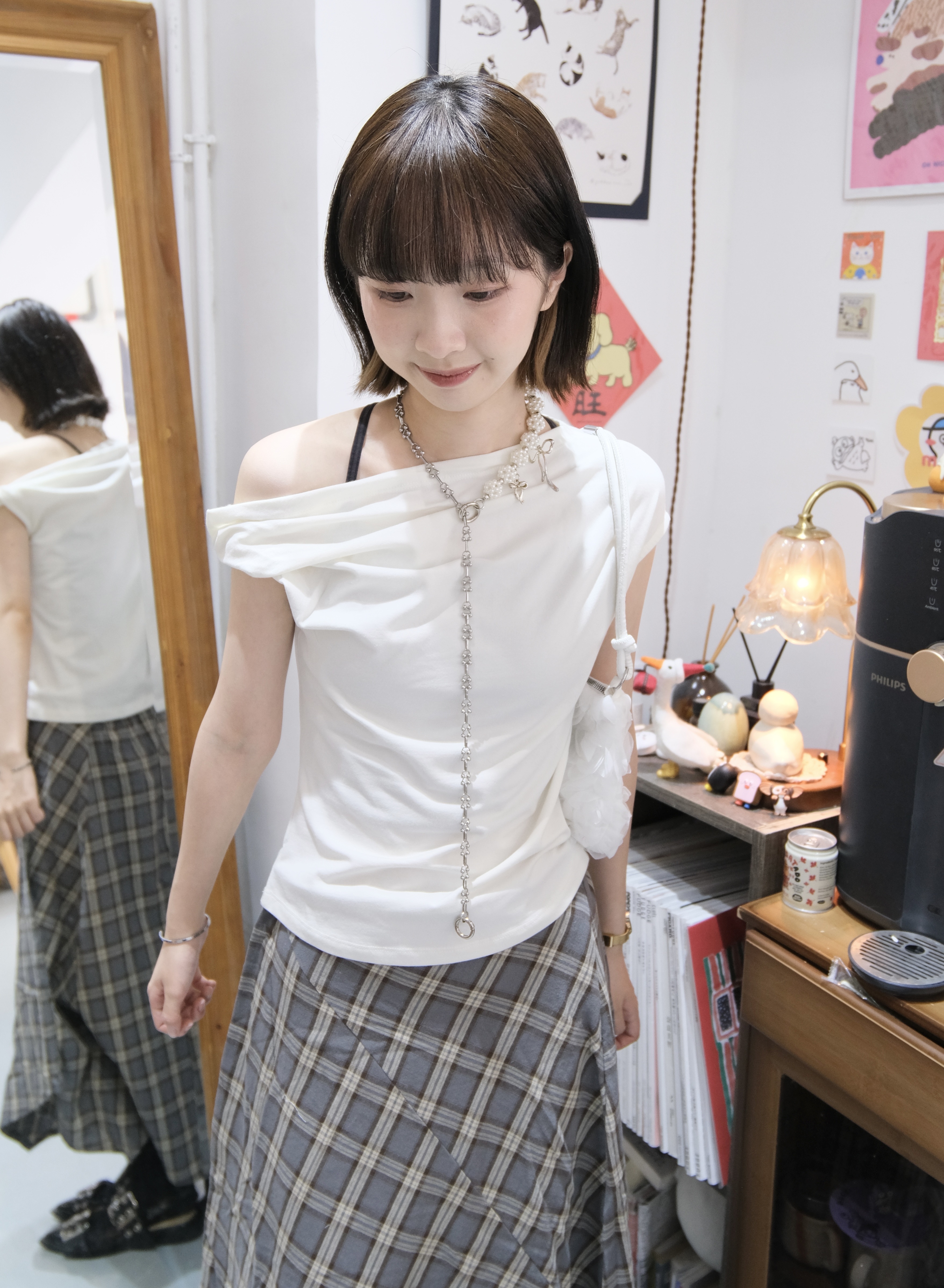 扭結小露肩Tee