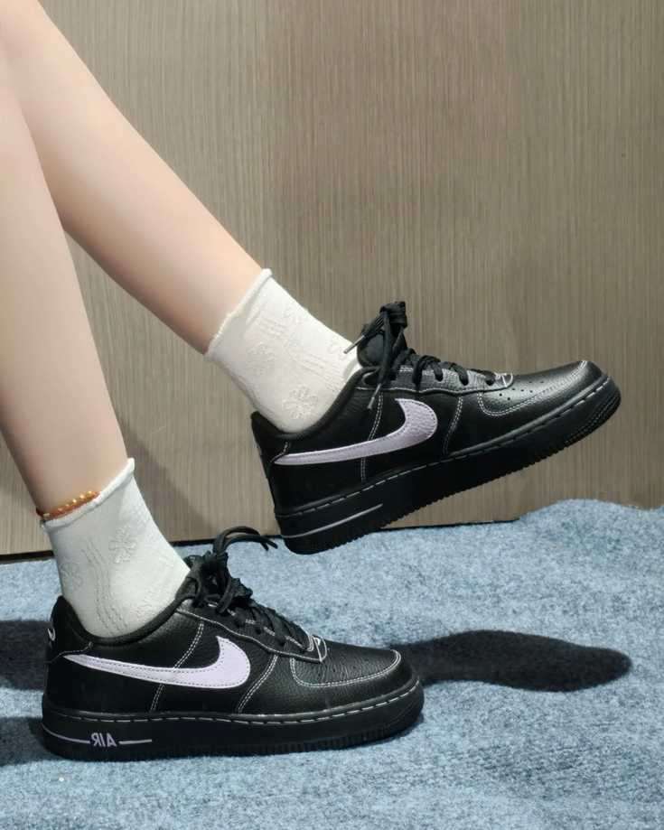 【預訂】NIKE AIR FORCE 1 LV 8 全黑明線紫-GS